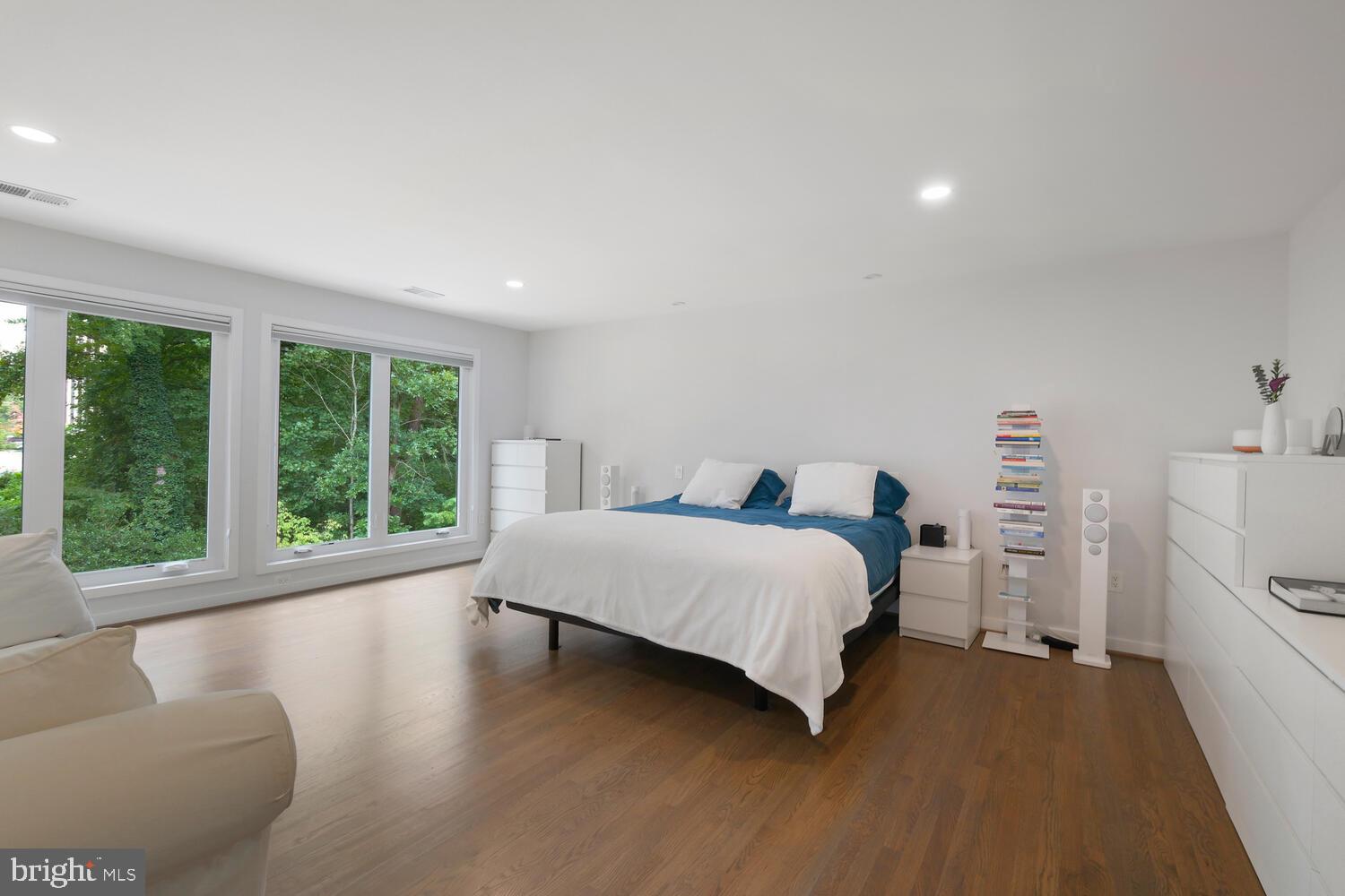 LUXMANOR - Residential