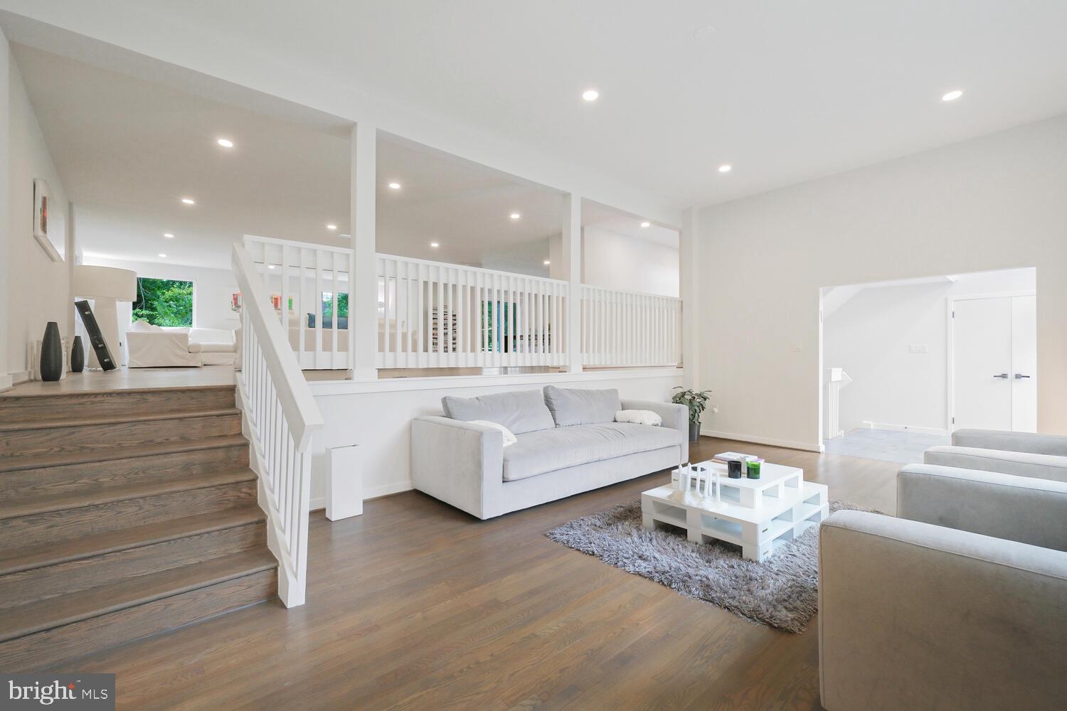 LUXMANOR - Residential