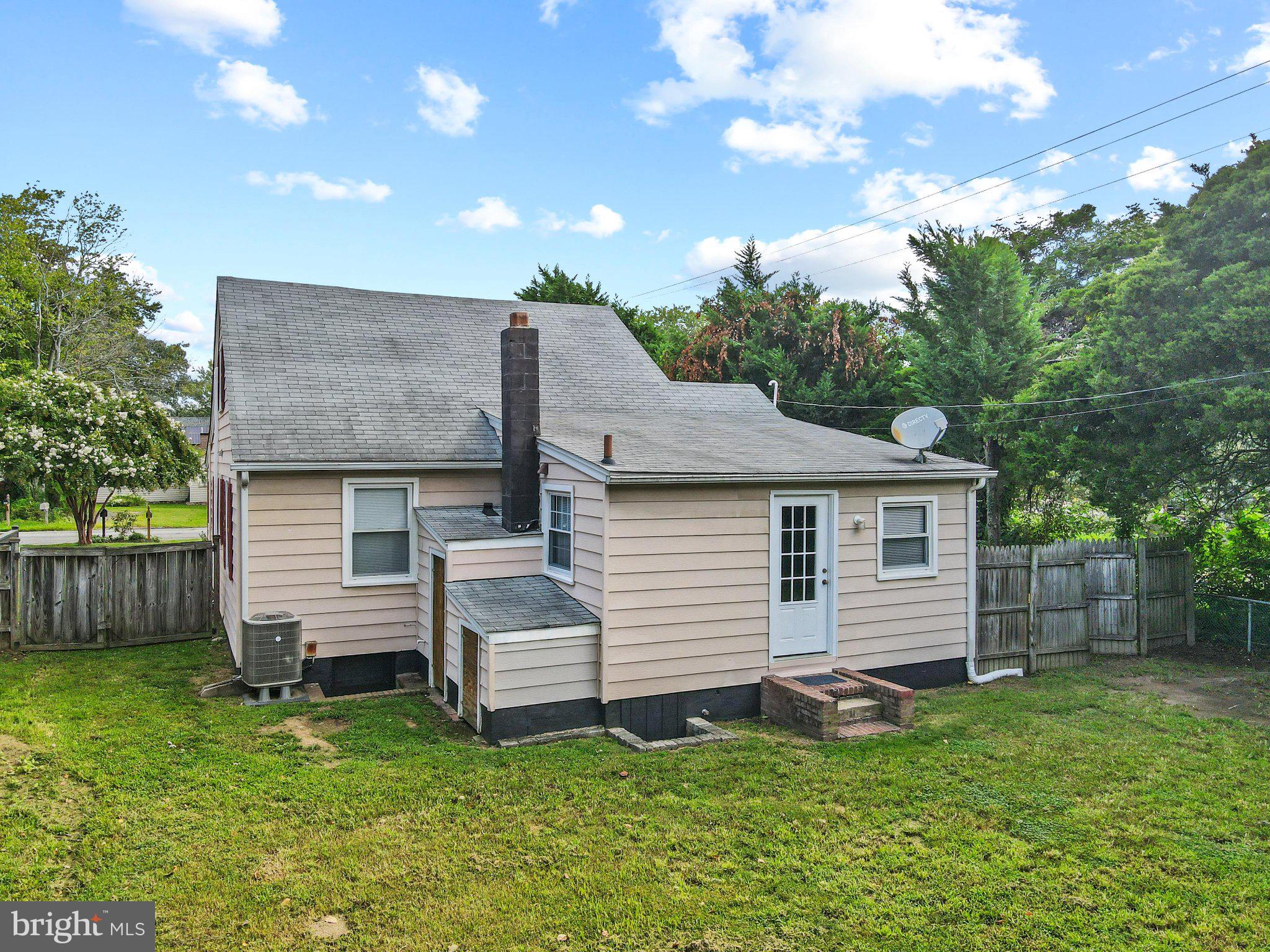 301 LAKEVIEW AVENUE