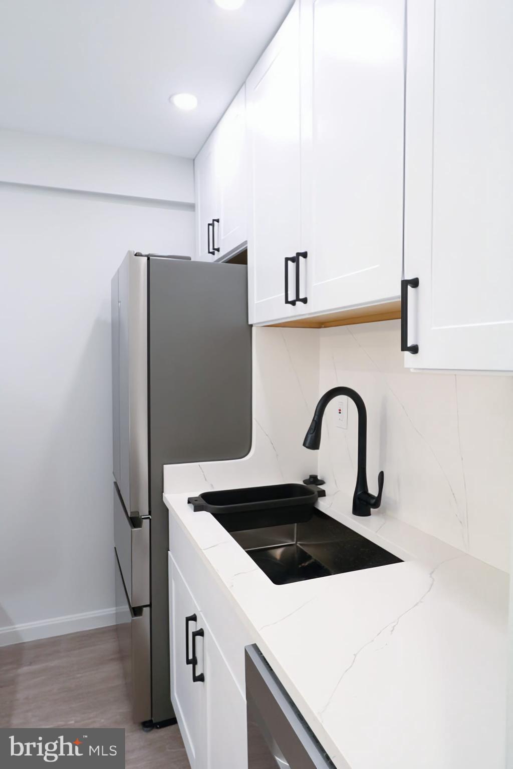 BURKE COVE - Residential Lease