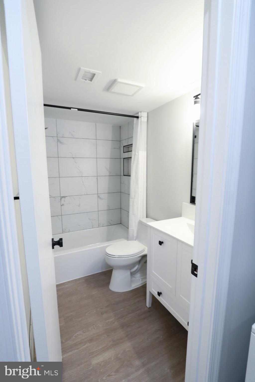 BURKE COVE - Residential Lease