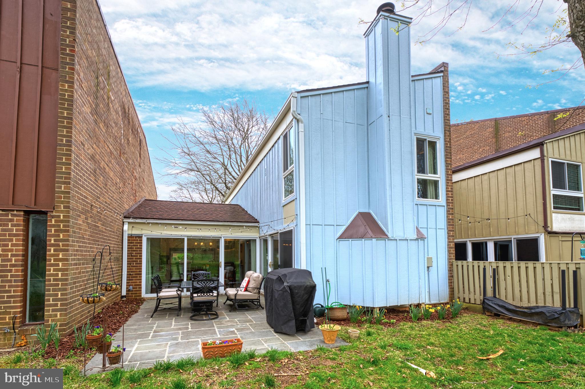 RESTON - Residential