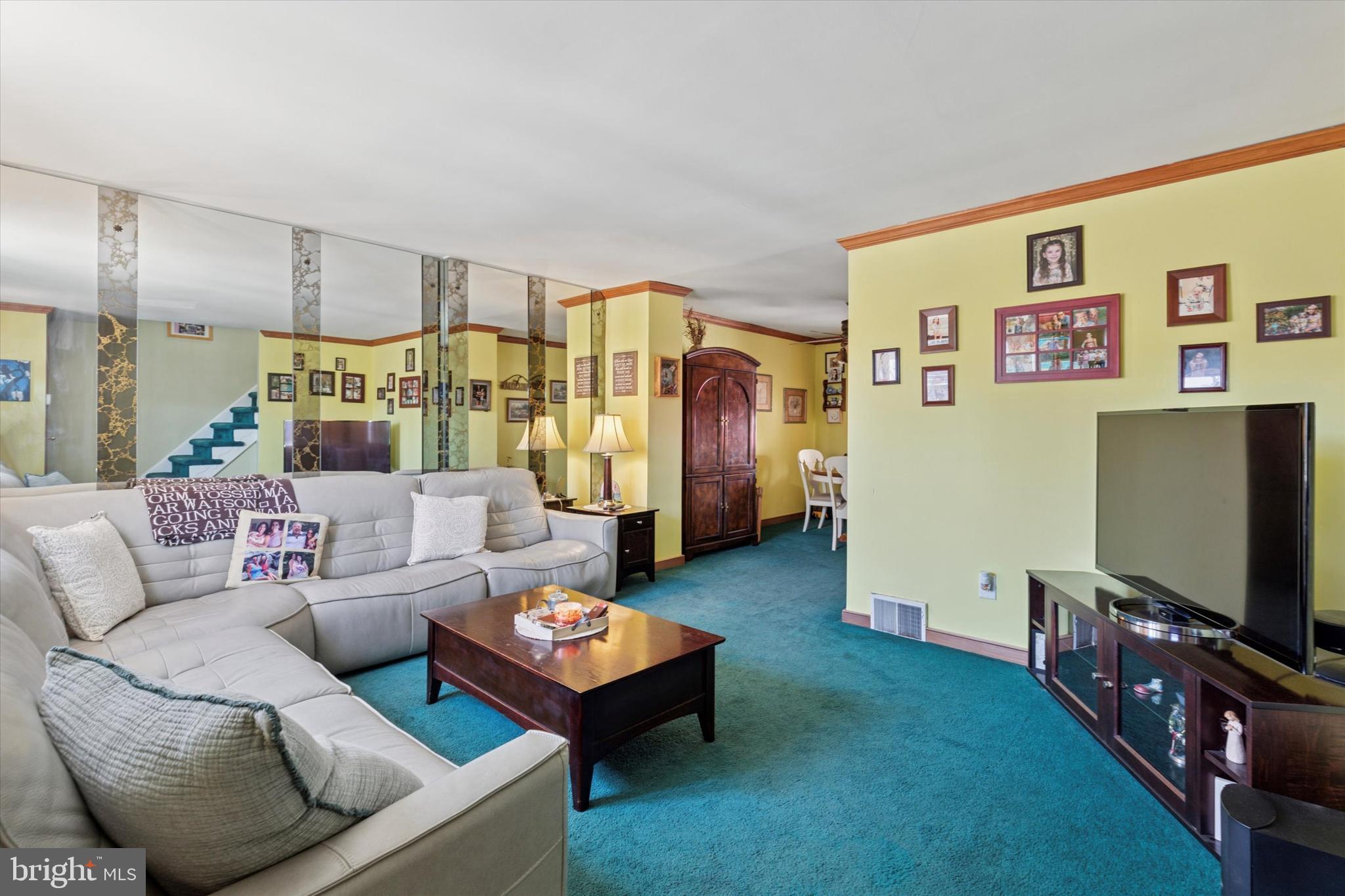 ROXBOROUGH - Residential