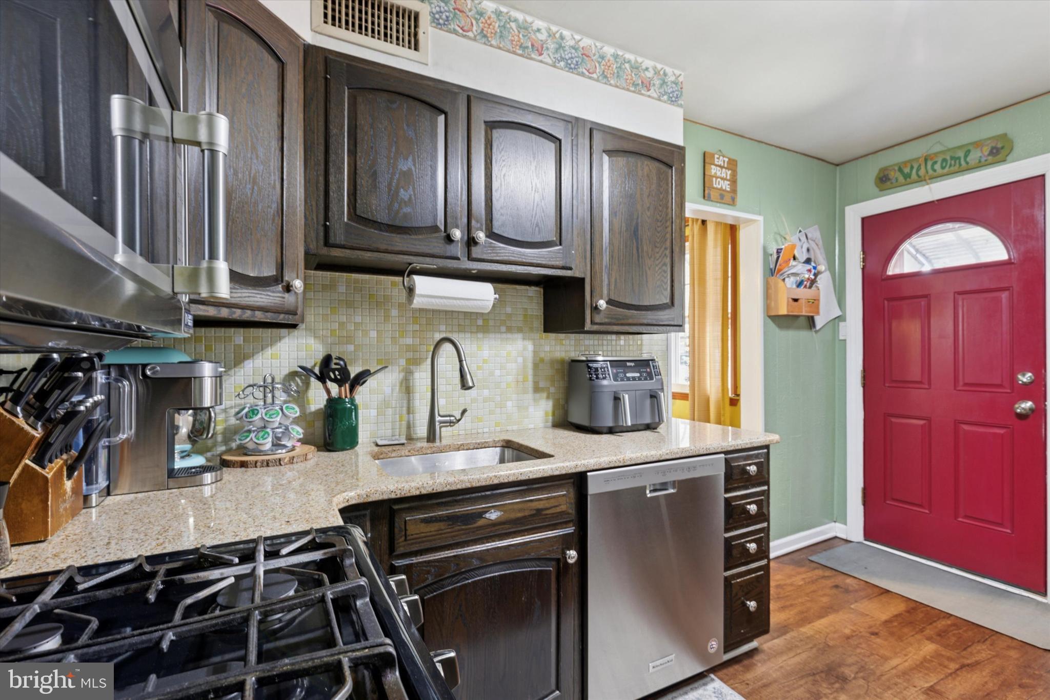 ROXBOROUGH - Residential