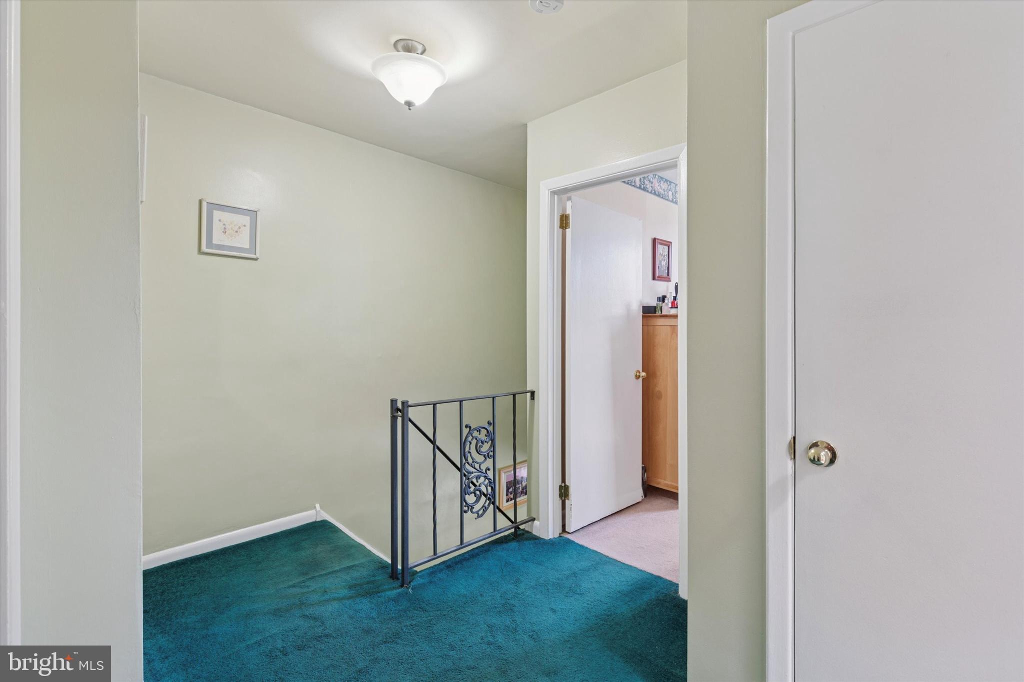 ROXBOROUGH - Residential