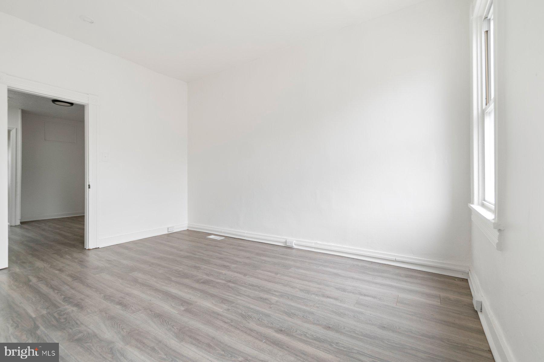 ELWOOD PARK - Residential