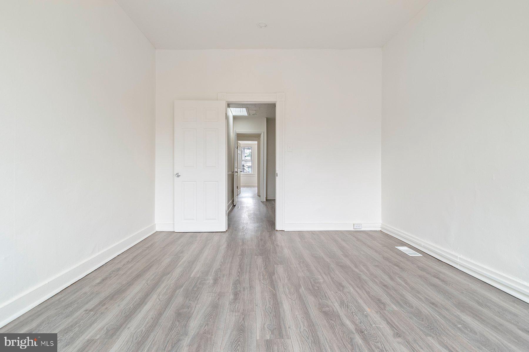 ELWOOD PARK - Residential