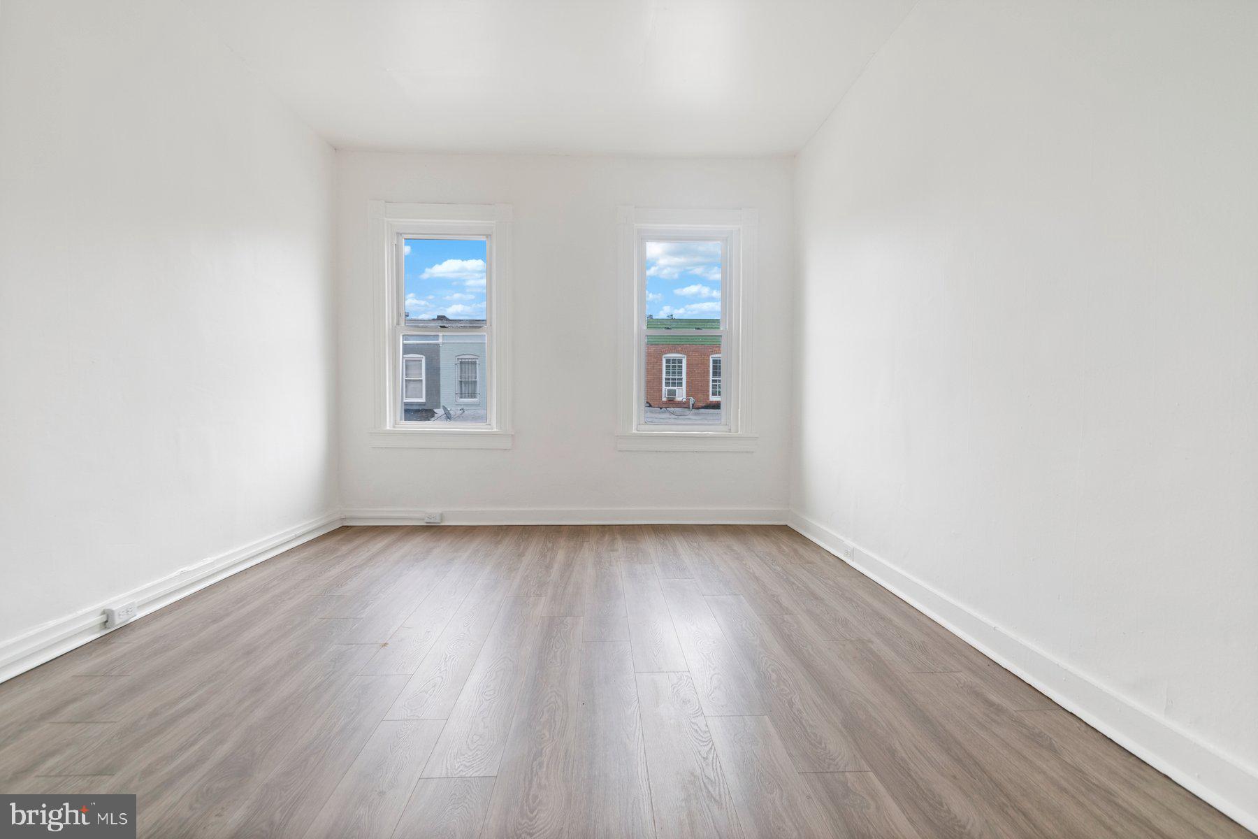 ELWOOD PARK - Residential