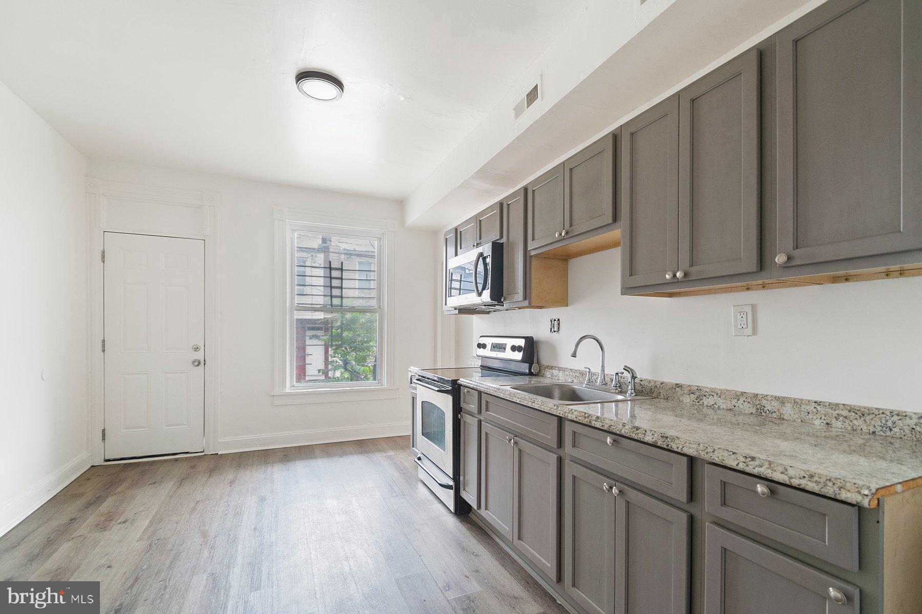 ELWOOD PARK - Residential