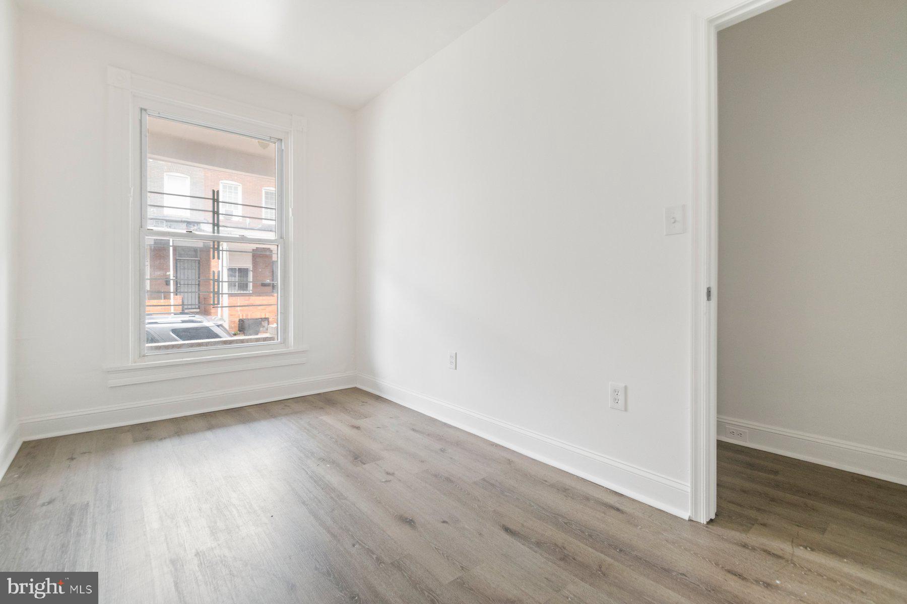 ELWOOD PARK - Residential