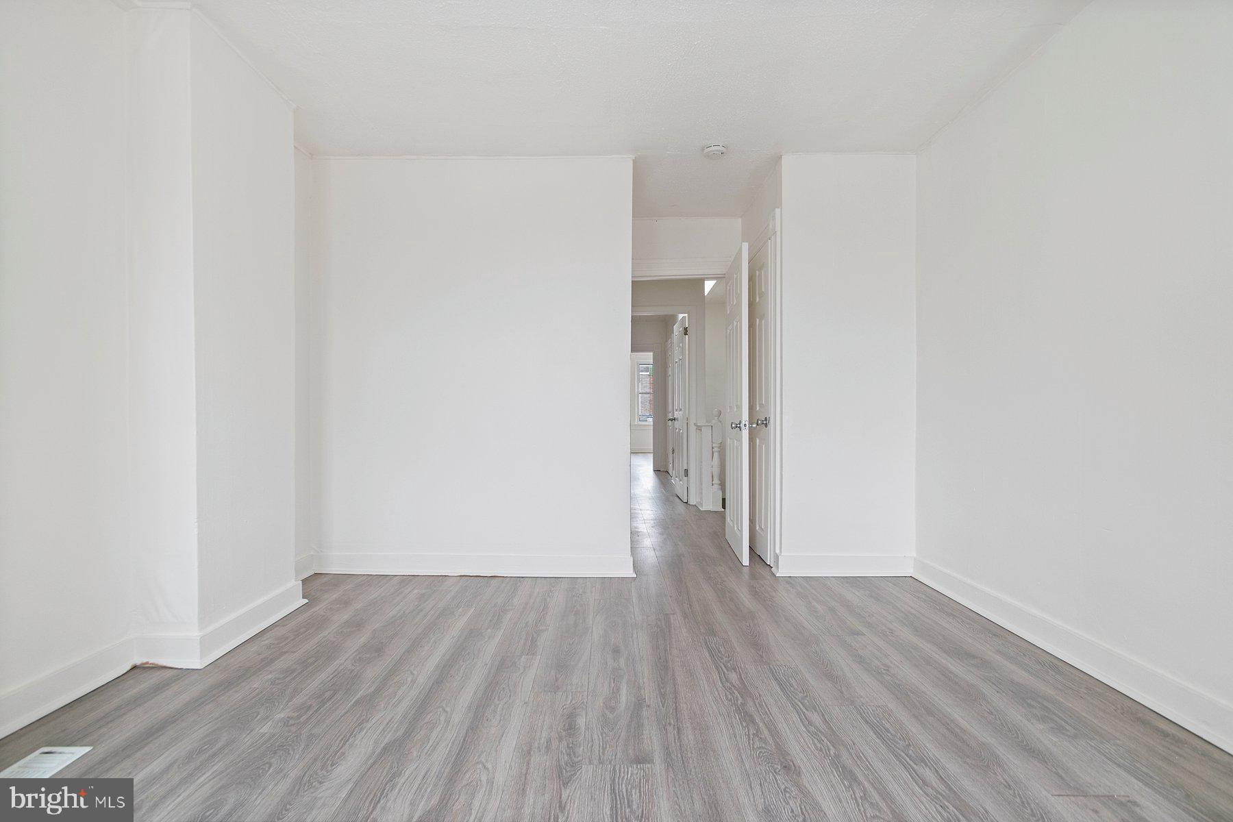 ELWOOD PARK - Residential