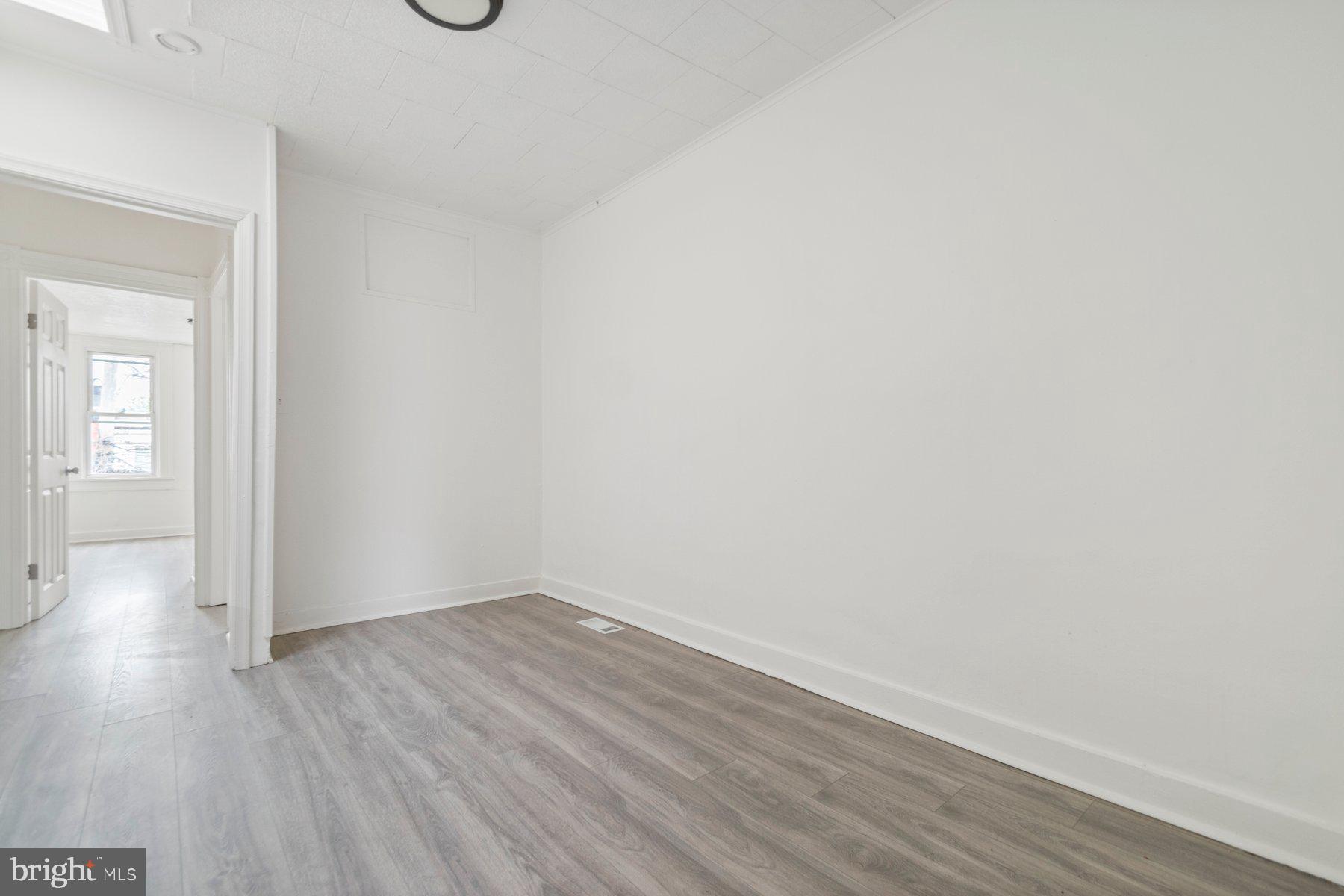 ELWOOD PARK - Residential