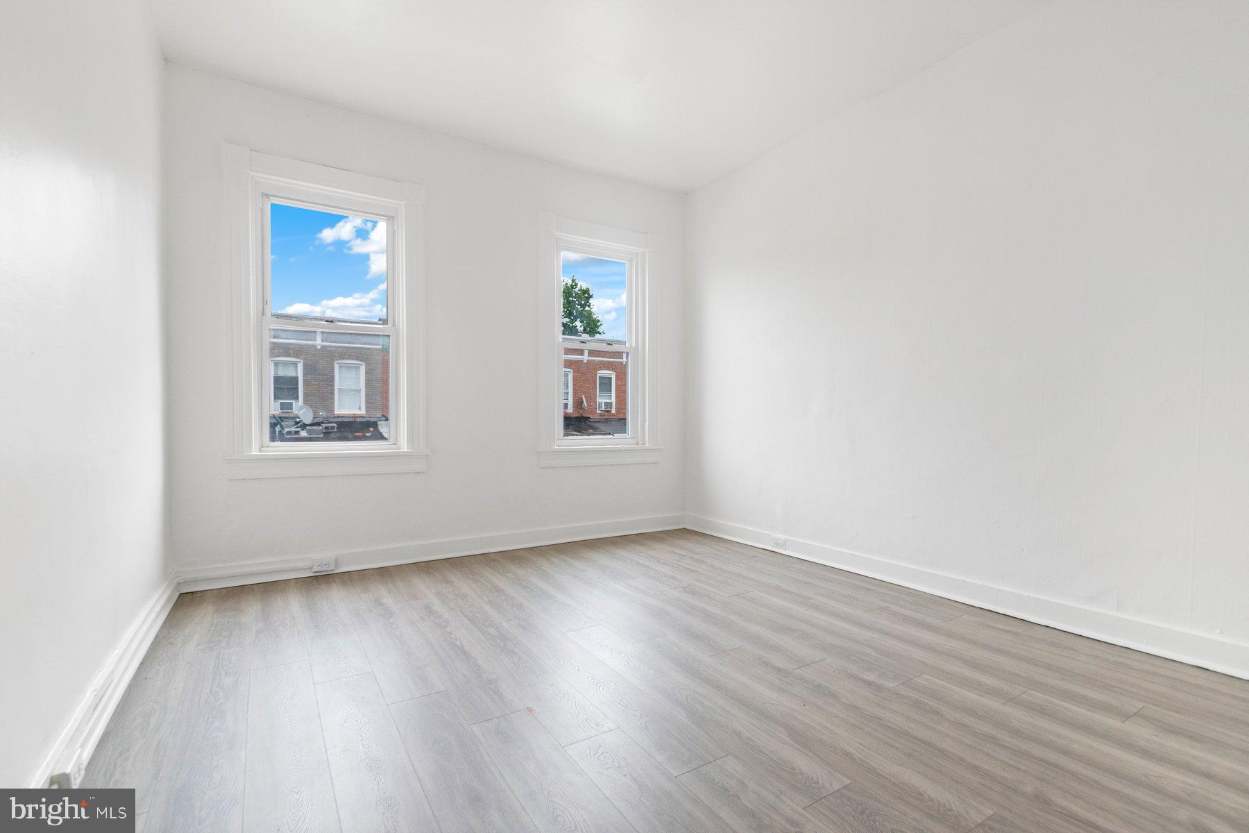 ELWOOD PARK - Residential