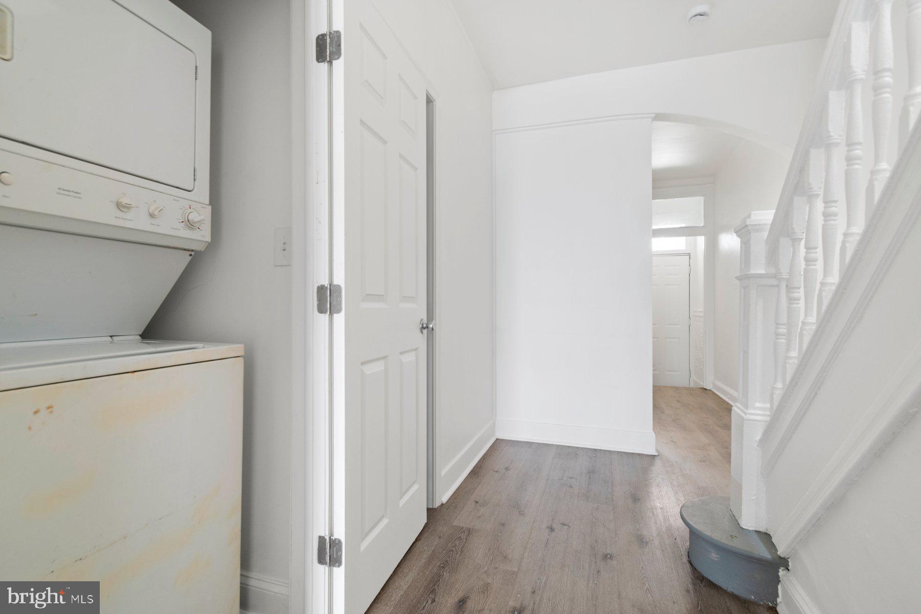 ELWOOD PARK - Residential