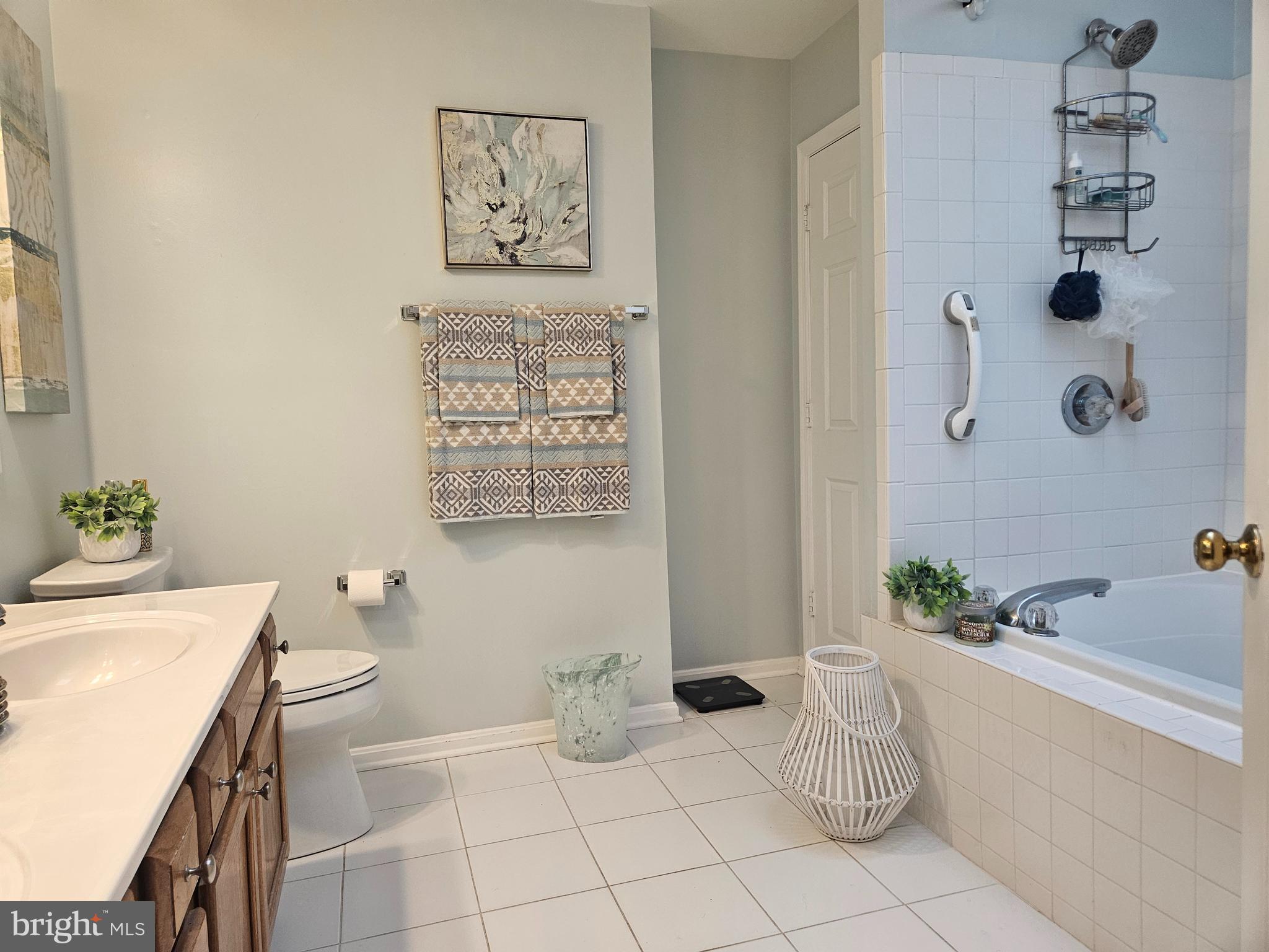 EAST HAMPTON - Residential