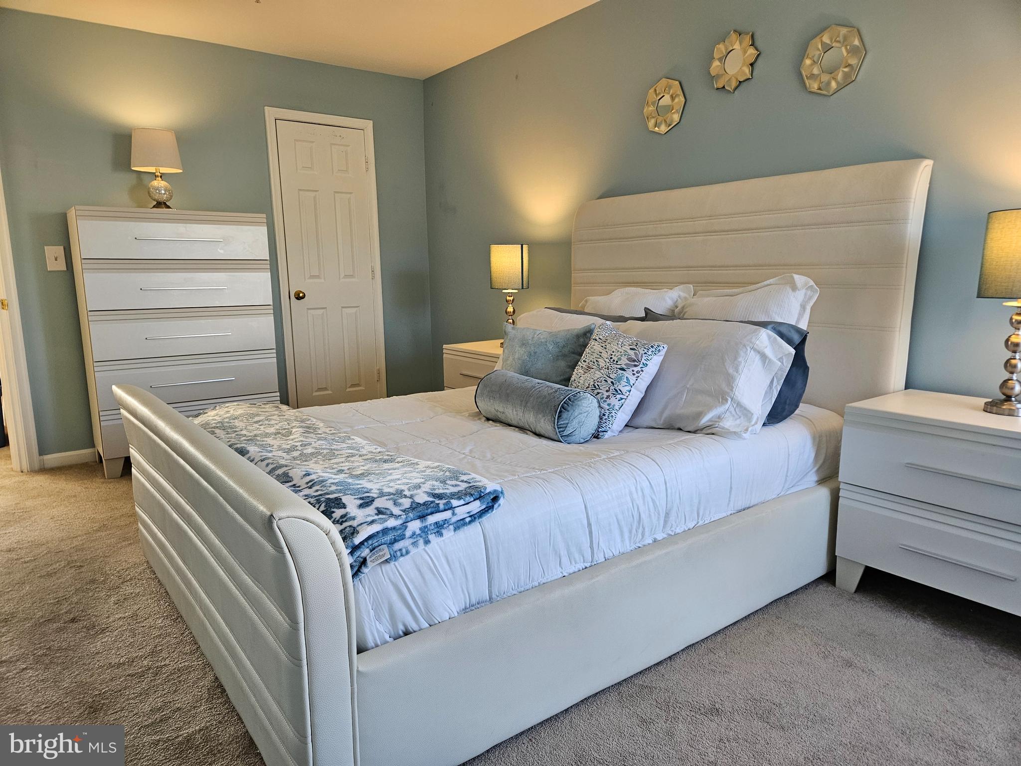 EAST HAMPTON - Residential