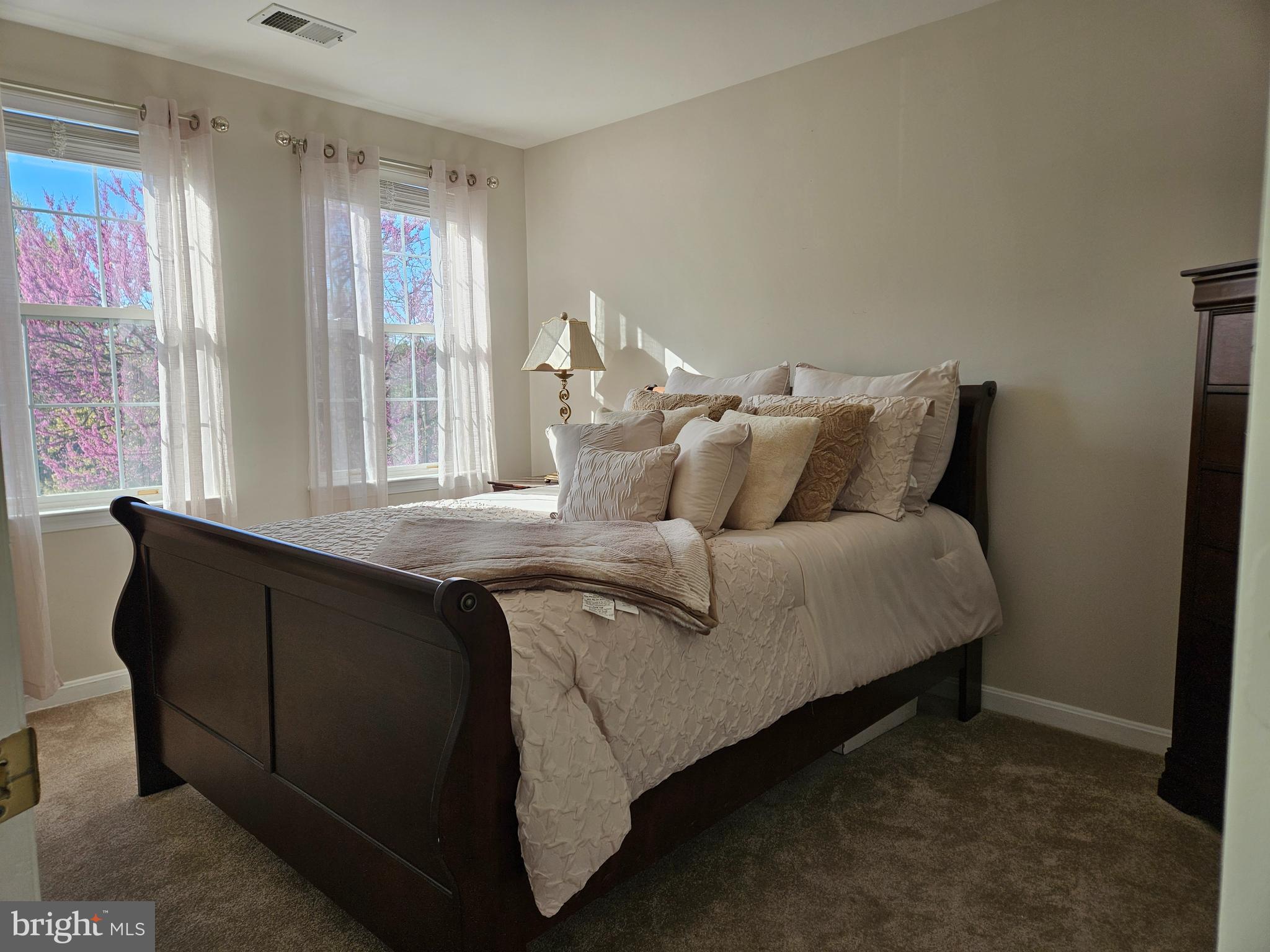 EAST HAMPTON - Residential