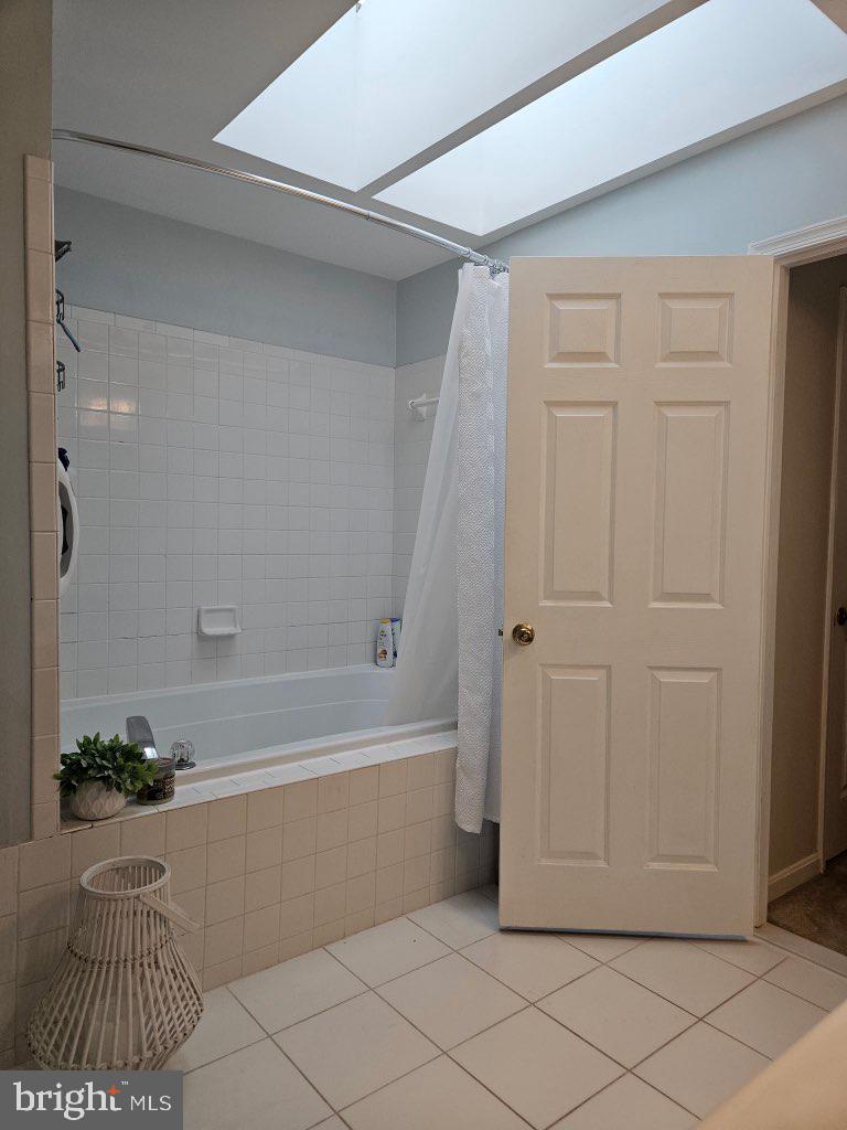 EAST HAMPTON - Residential