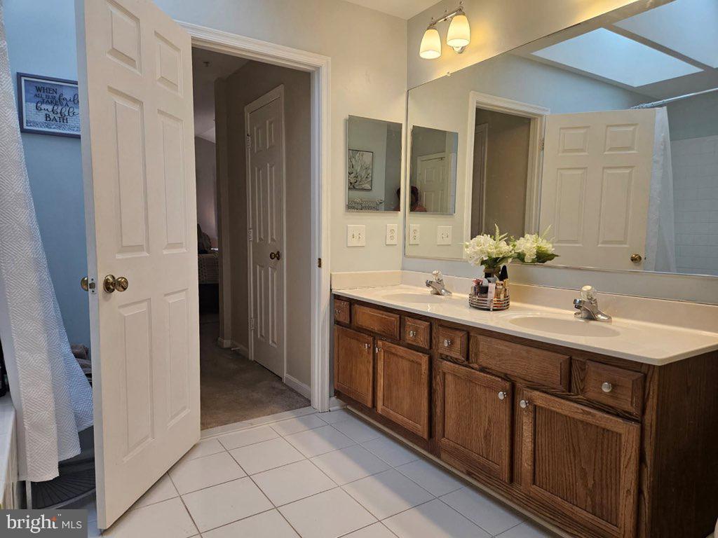 EAST HAMPTON - Residential