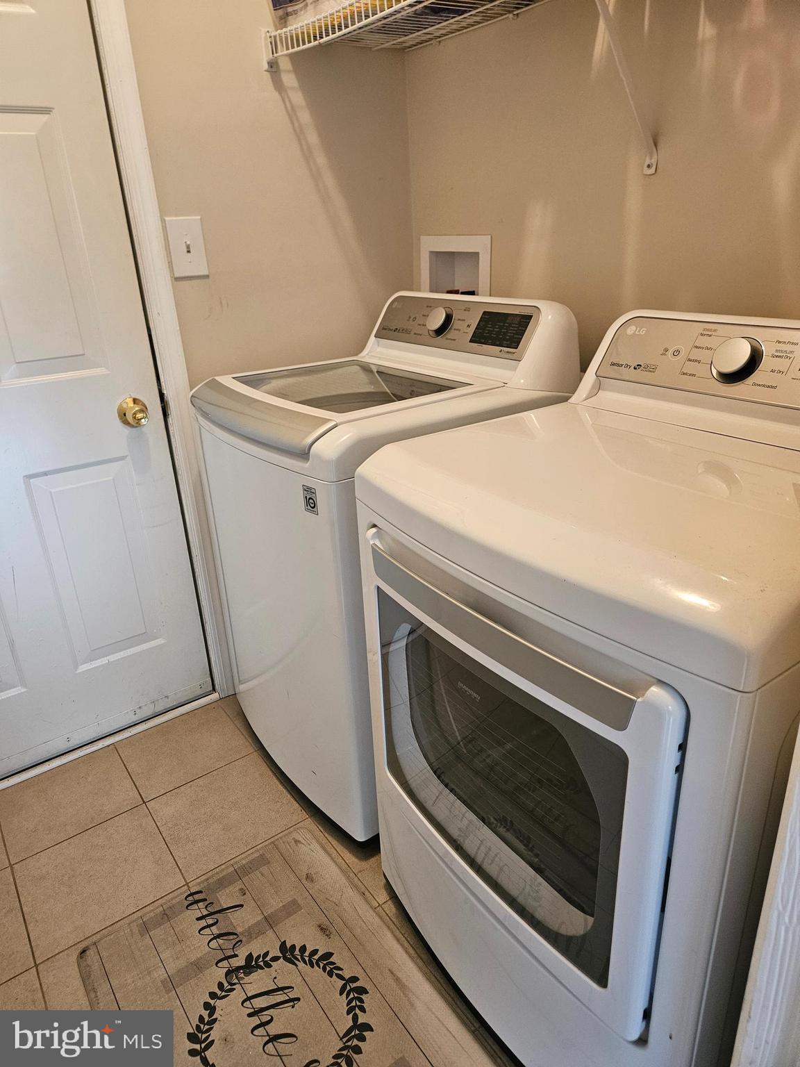 EAST HAMPTON - Residential