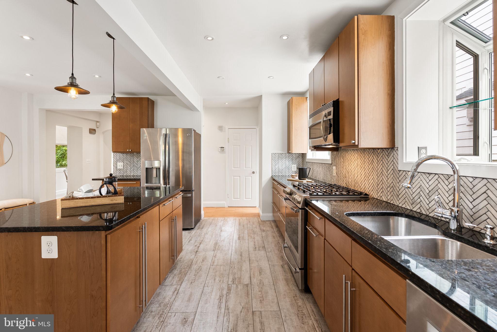 CRESTVIEW - Residential