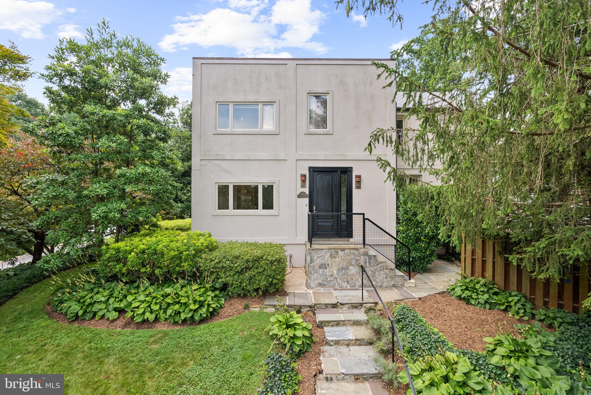 CRESTVIEW - Residential