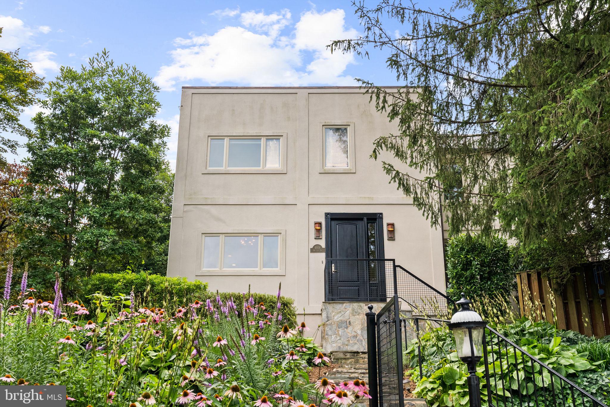 CRESTVIEW - Residential