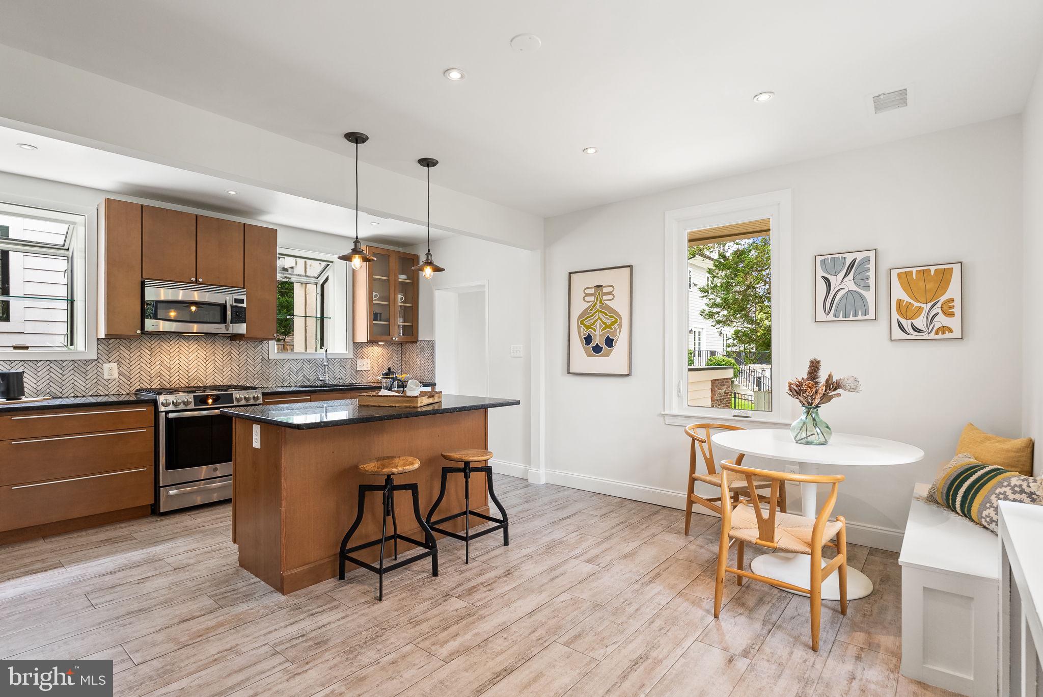 CRESTVIEW - Residential