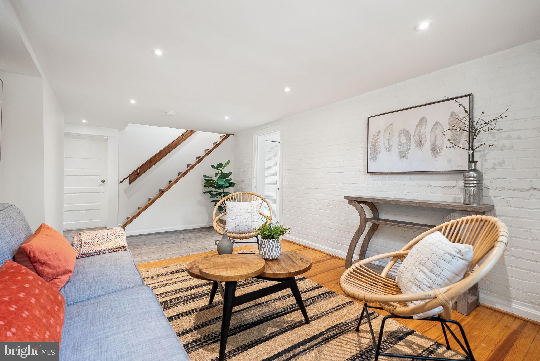 CRESTVIEW - Residential