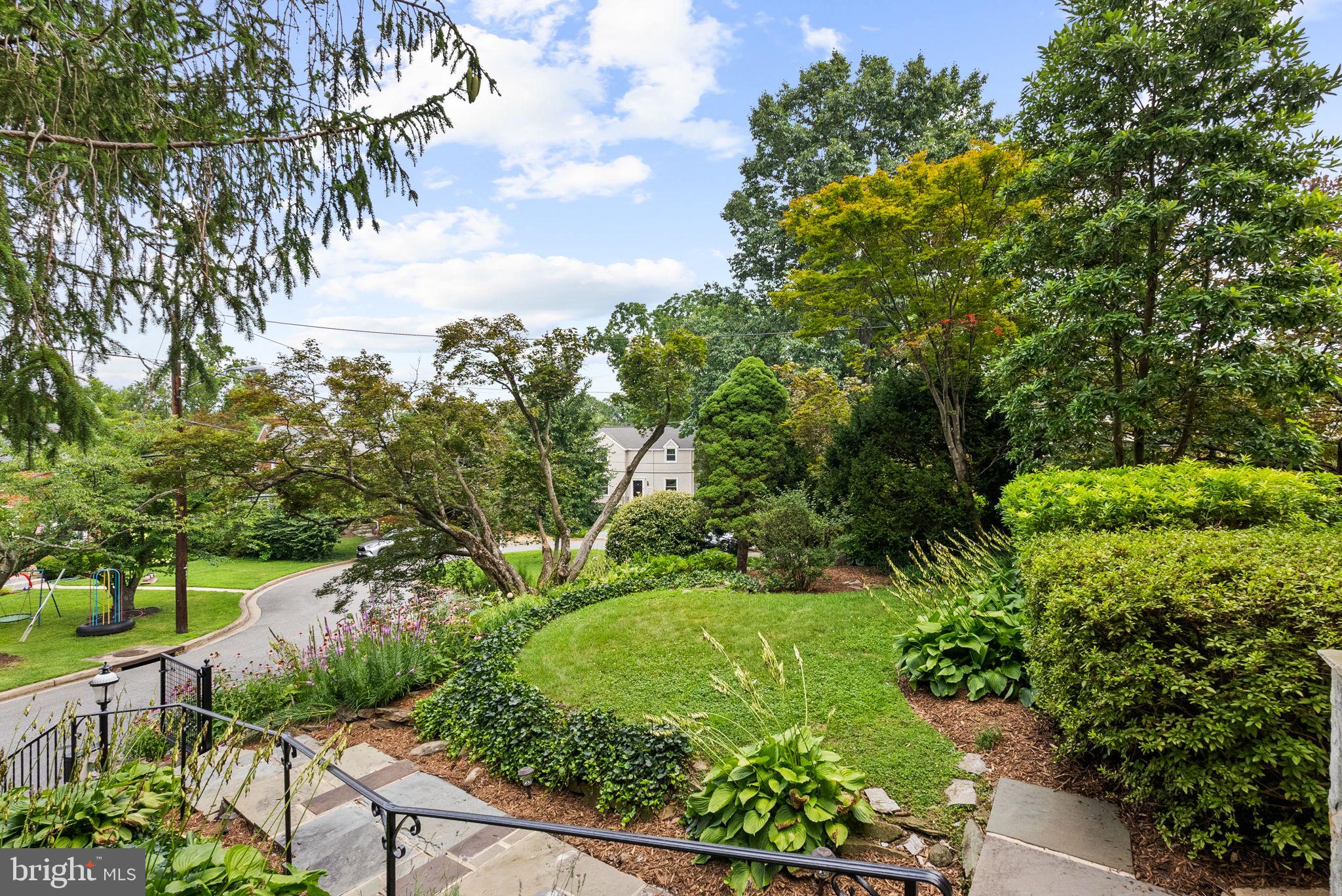 CRESTVIEW - Residential