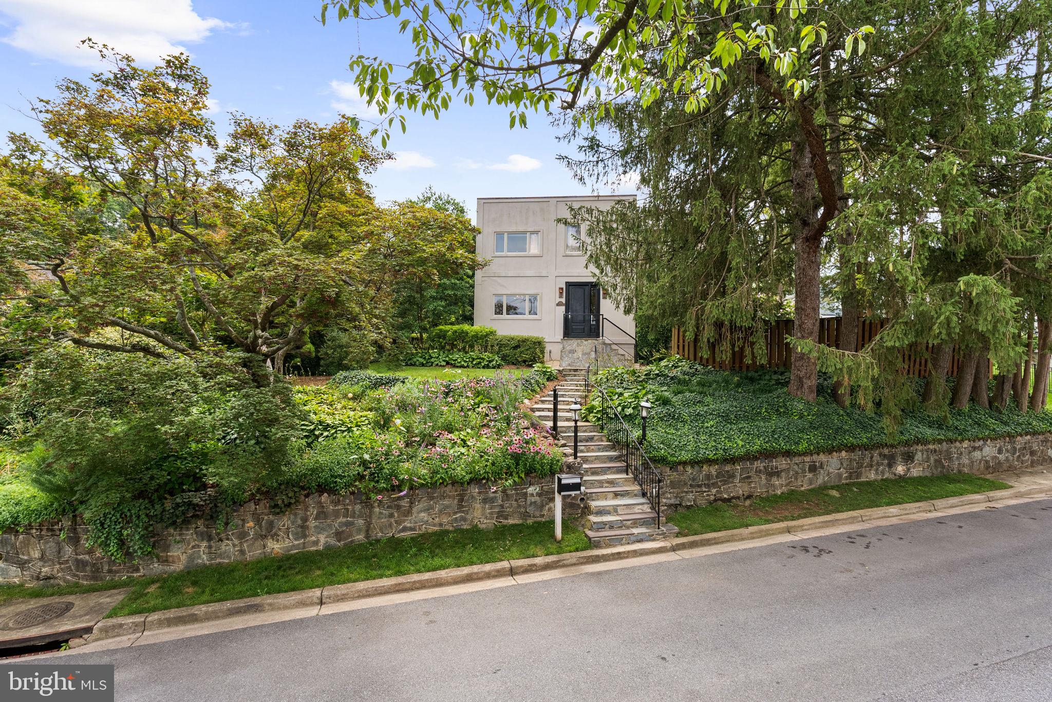 CRESTVIEW - Residential