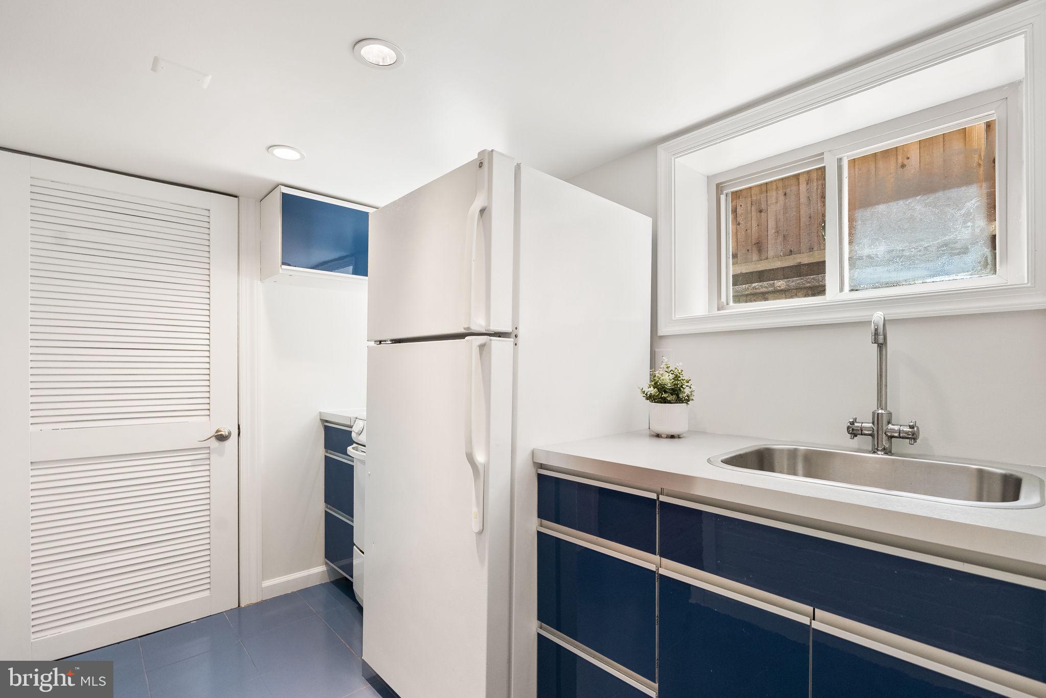 CRESTVIEW - Residential