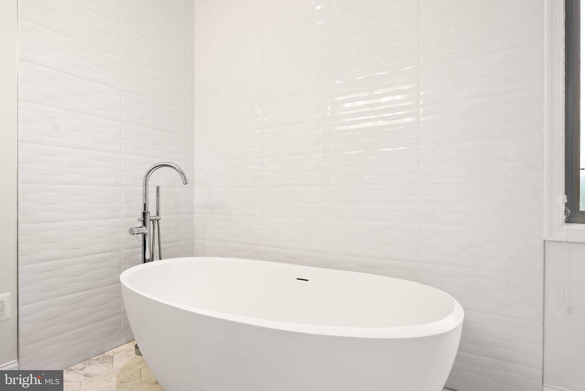 CRESTVIEW - Residential