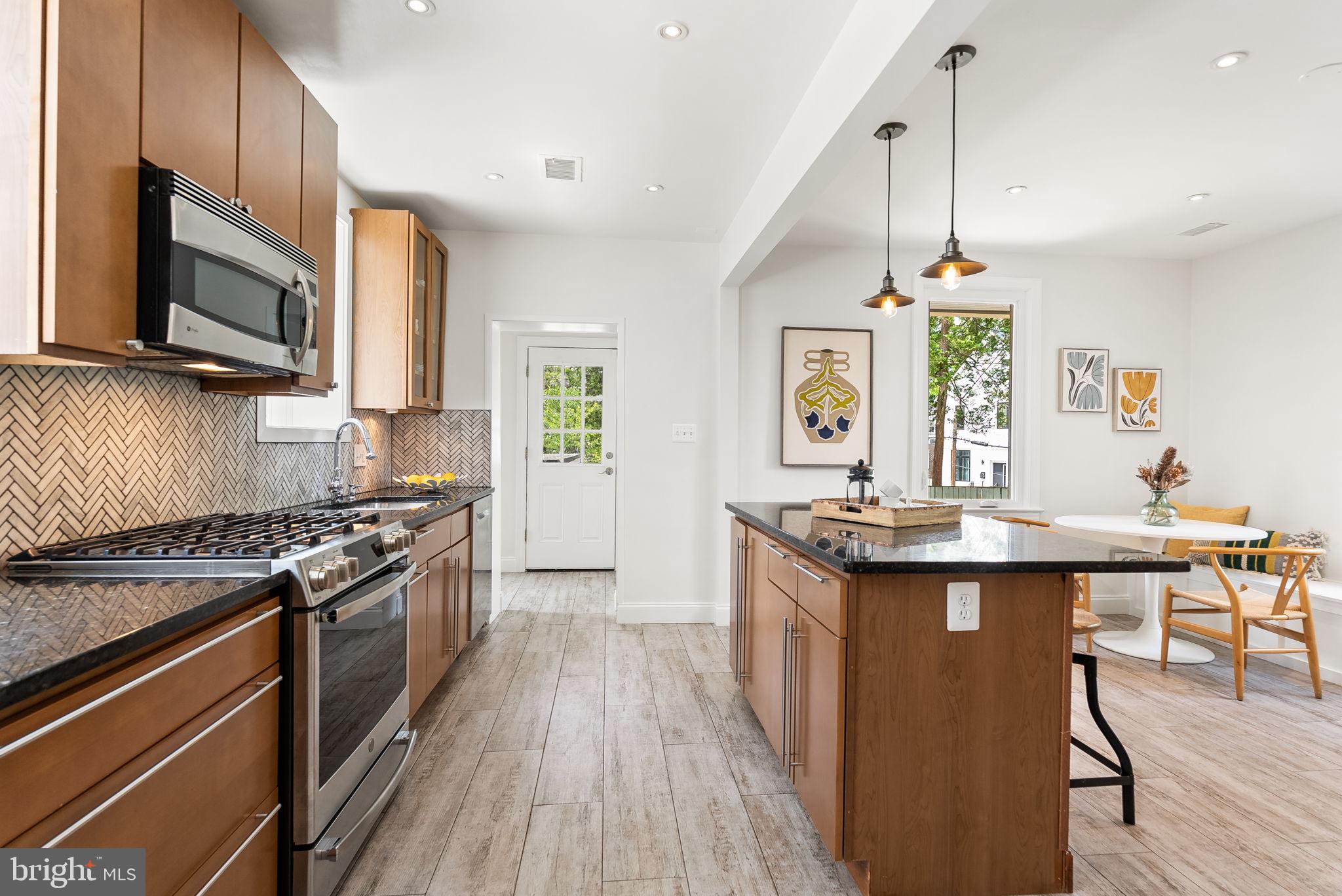 CRESTVIEW - Residential