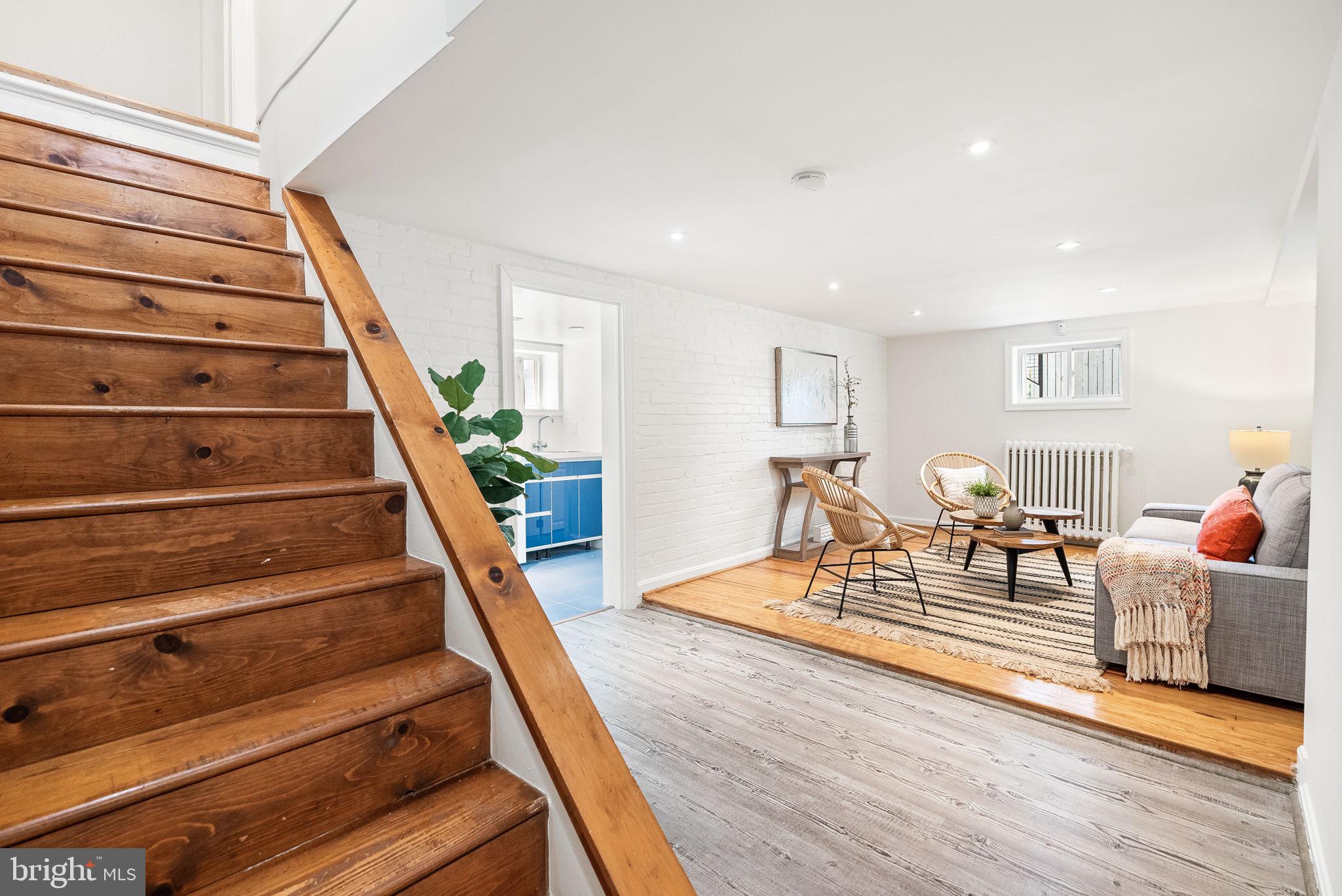 CRESTVIEW - Residential