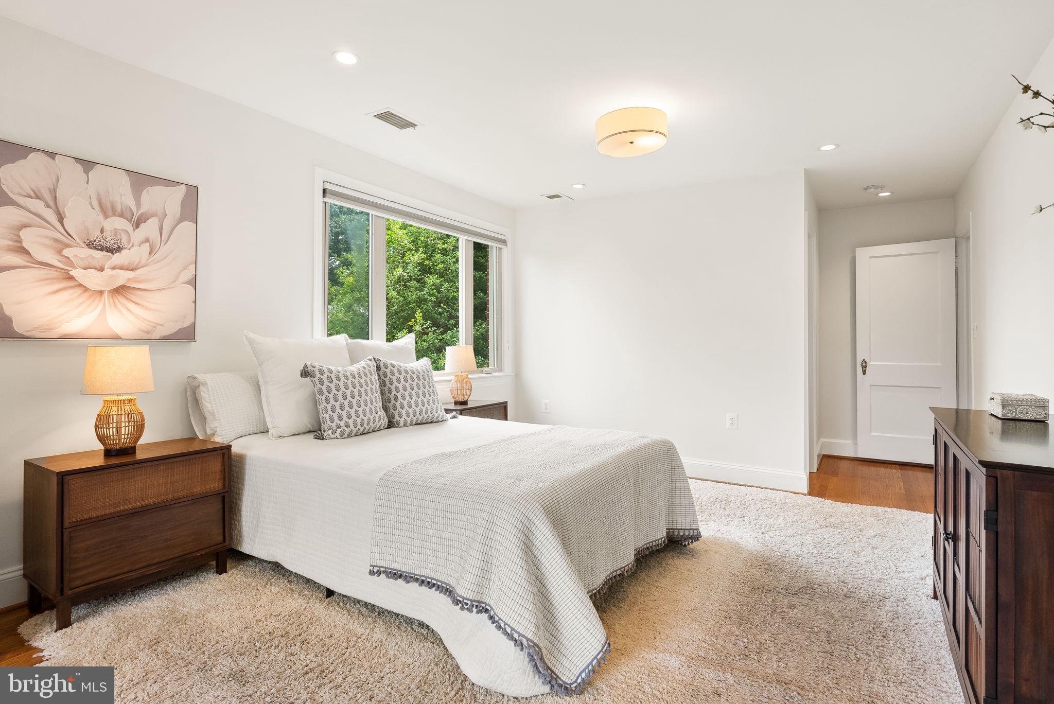 CRESTVIEW - Residential