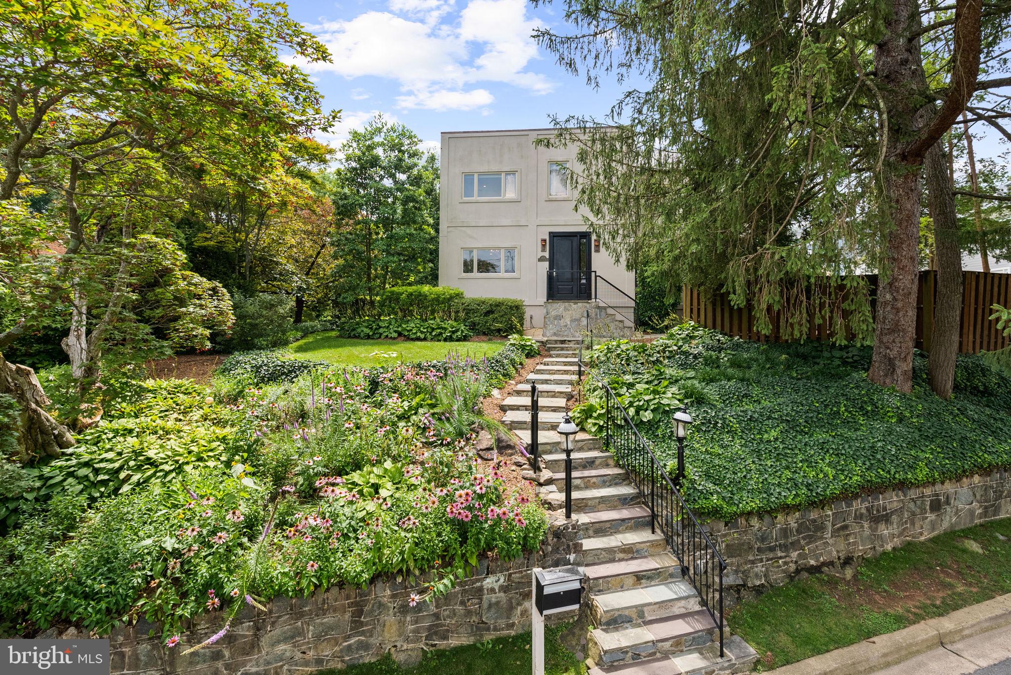 CRESTVIEW - Residential