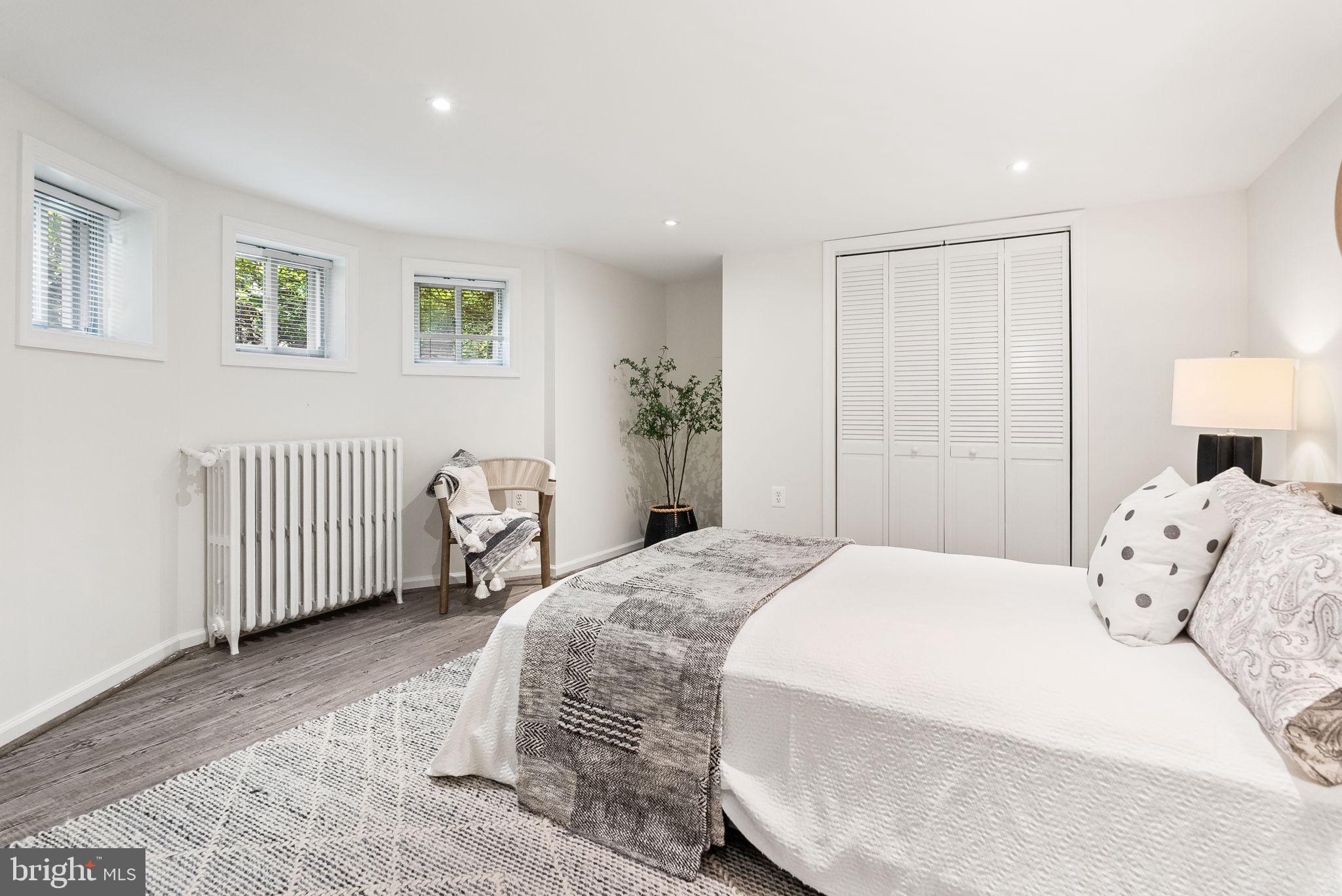 CRESTVIEW - Residential