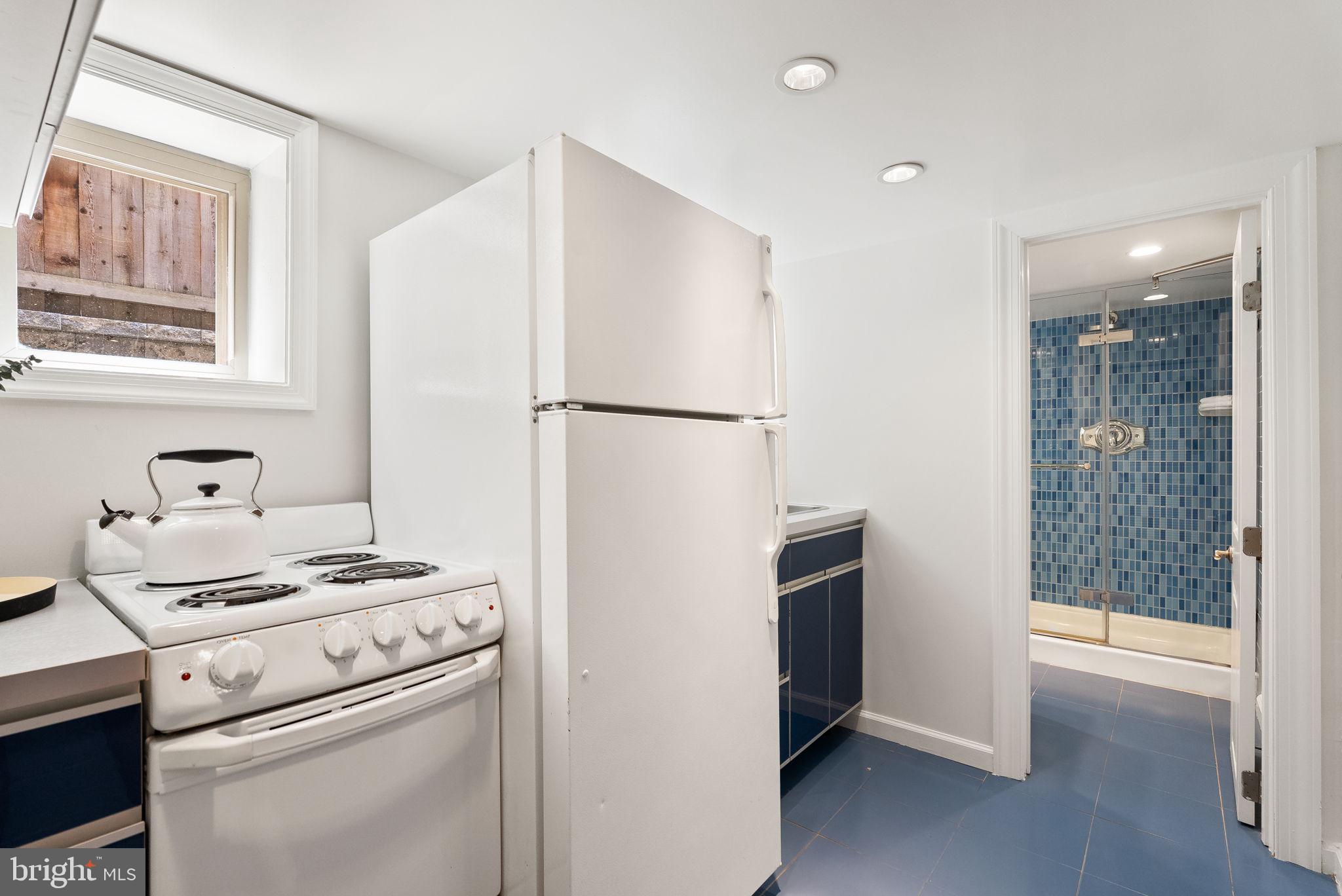 CRESTVIEW - Residential