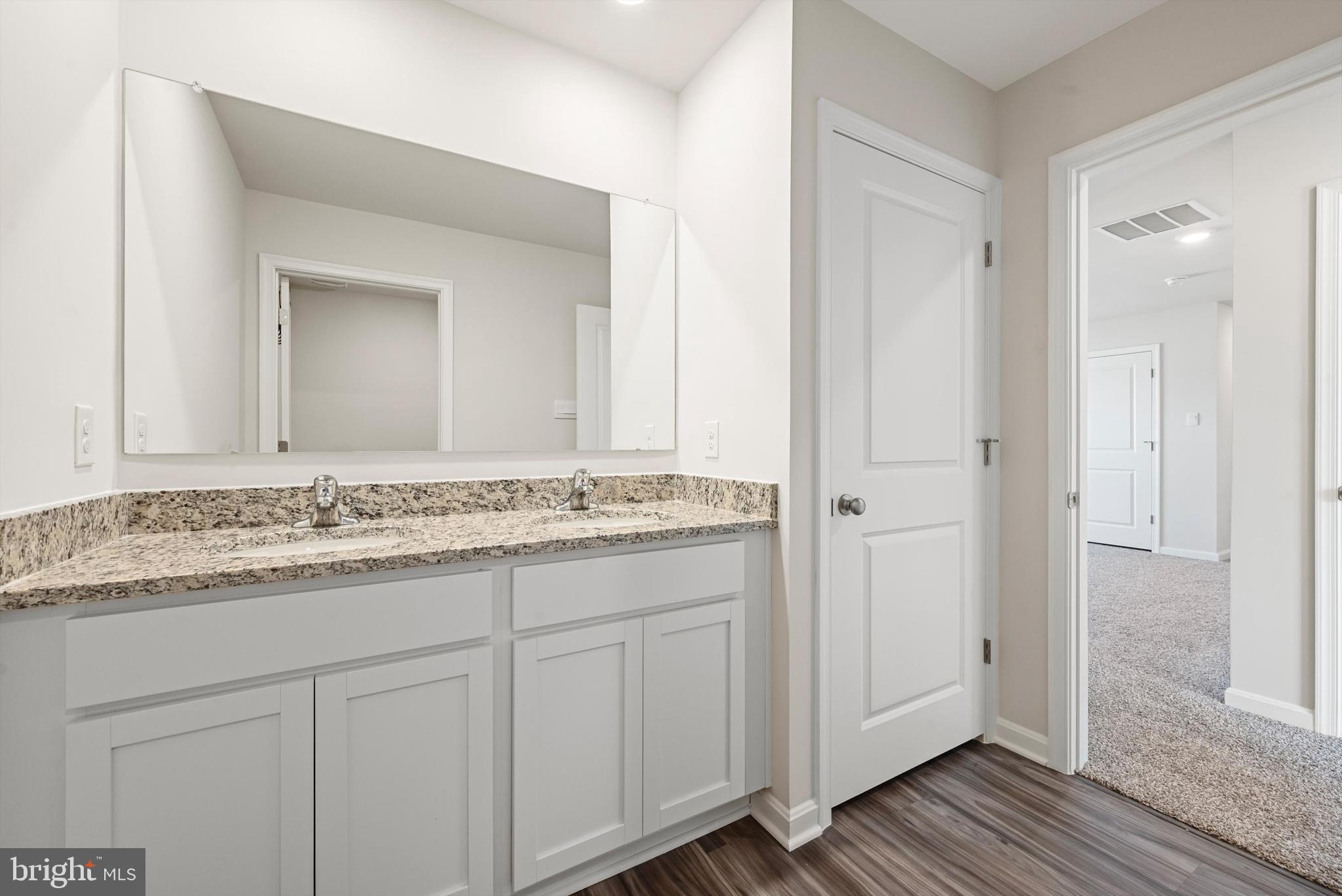 RED HILL - Residential