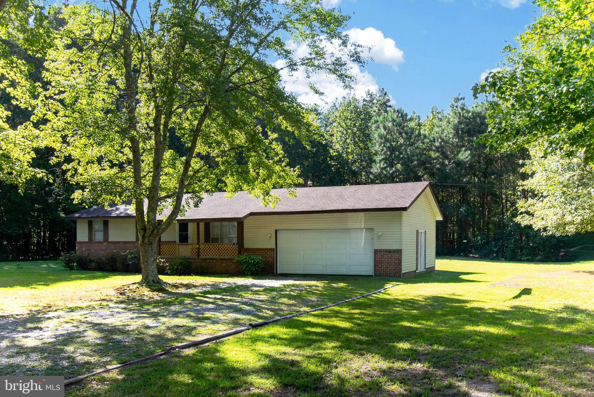 16 APACHE TRAIL