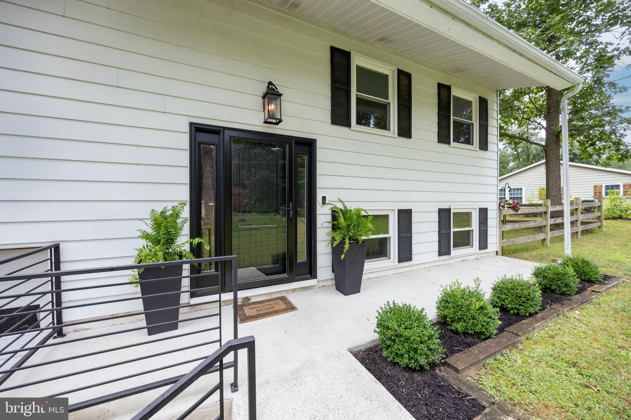 1522 DOYLE DRIVE