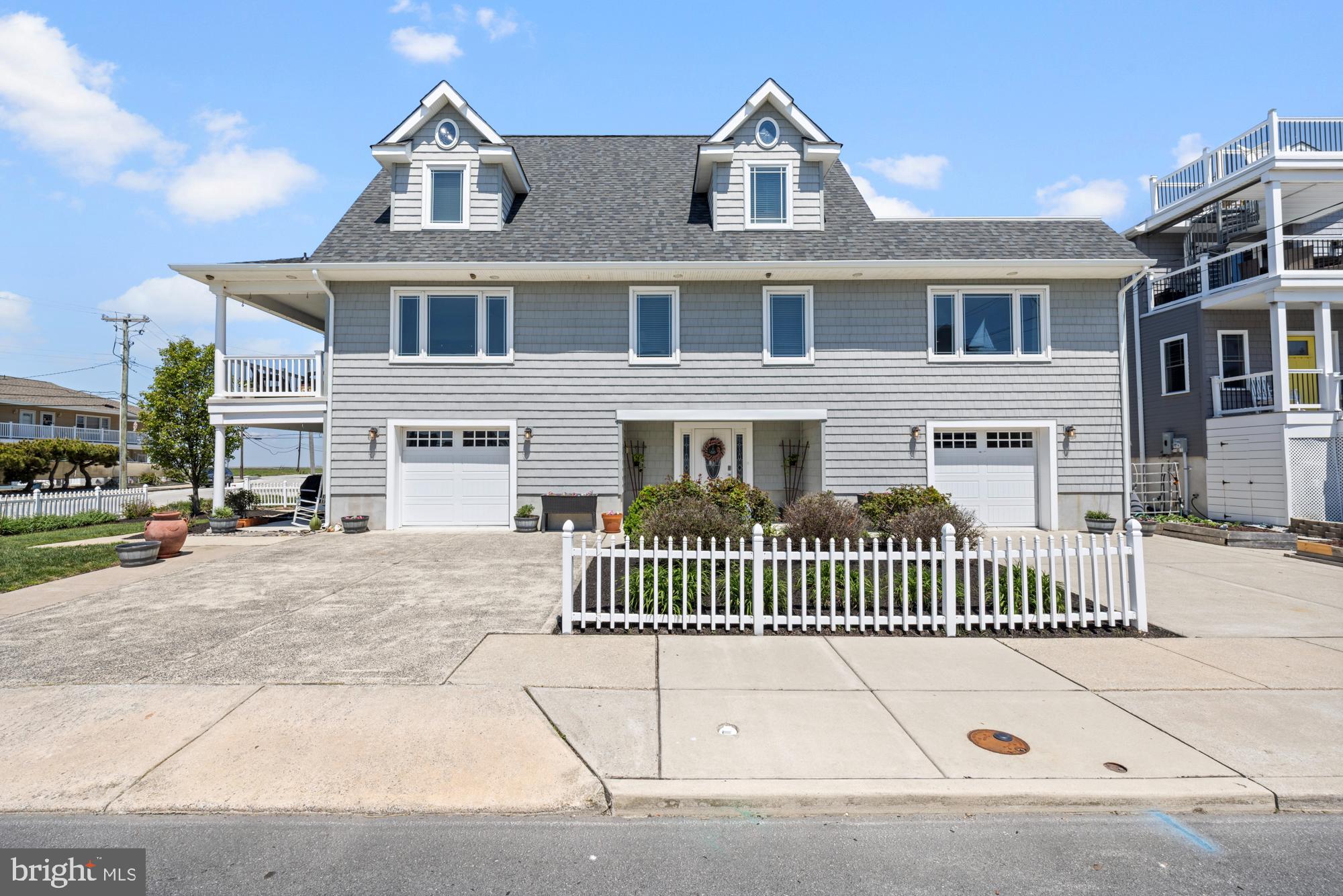 1200 BEACH AVE E