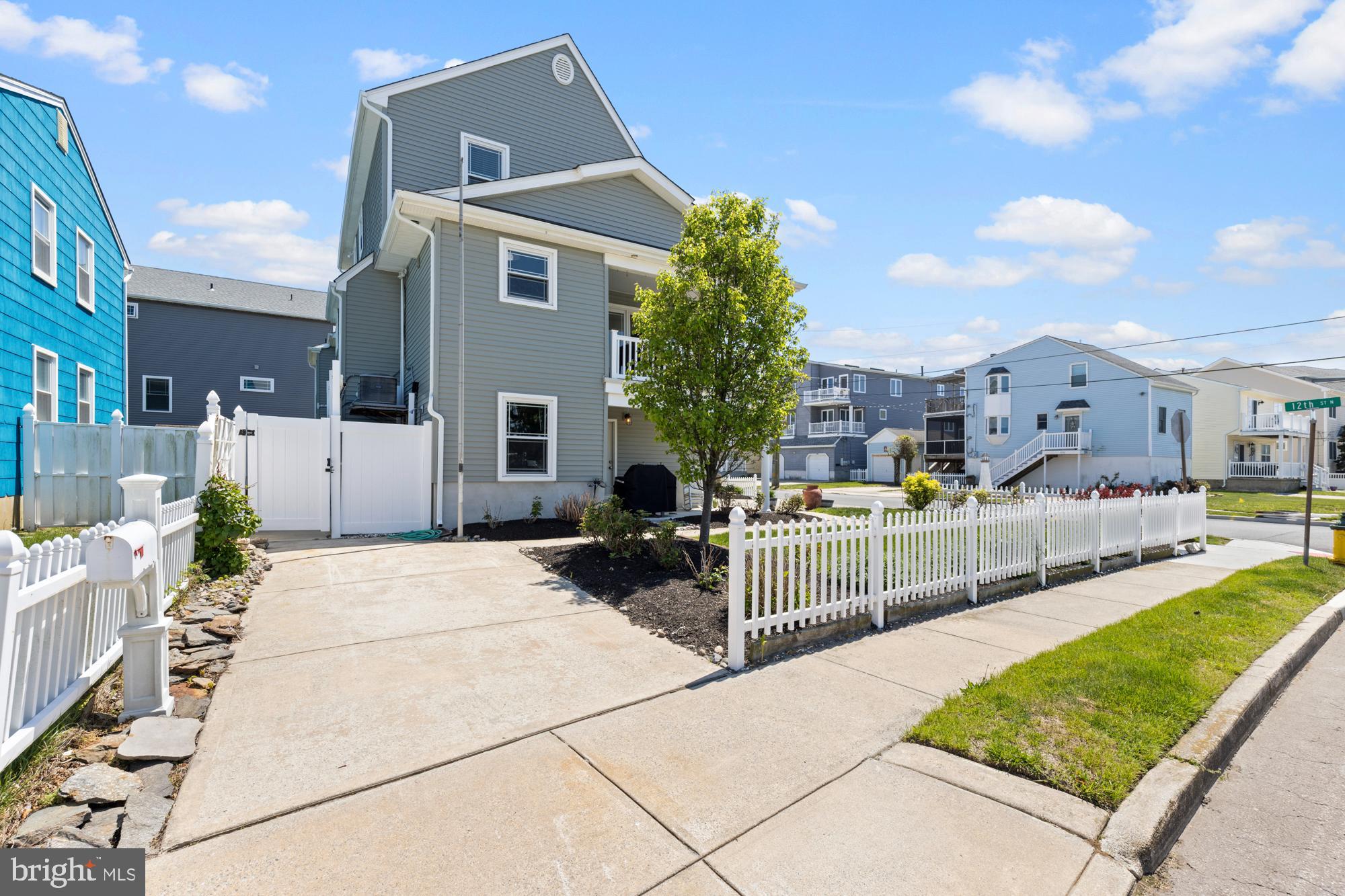 1200 BEACH AVE E