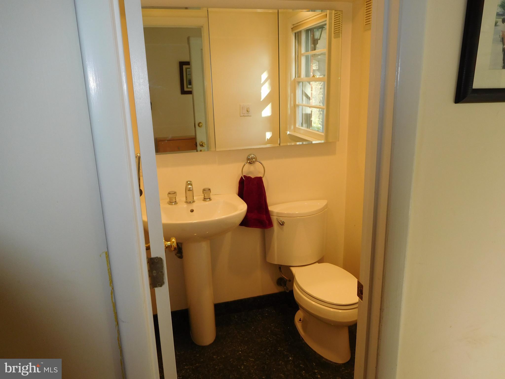 POTOMAC VALLEY - Residential Lease