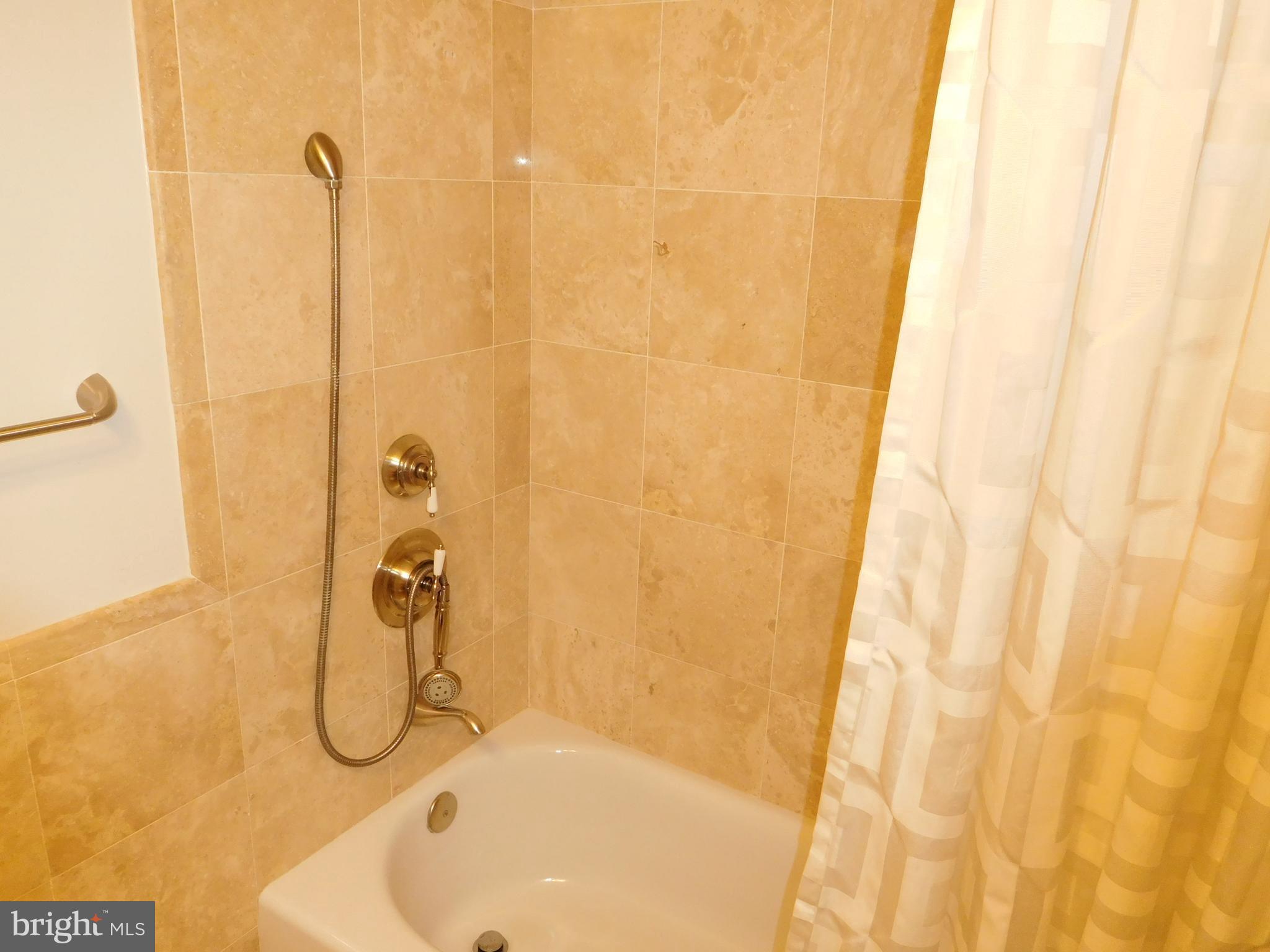POTOMAC VALLEY - Residential Lease