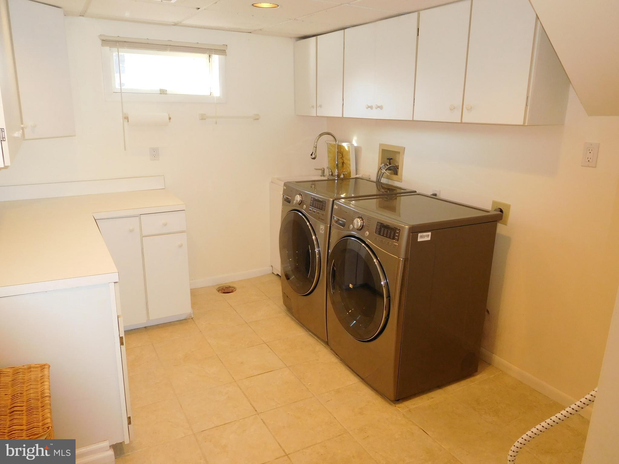 POTOMAC VALLEY - Residential Lease