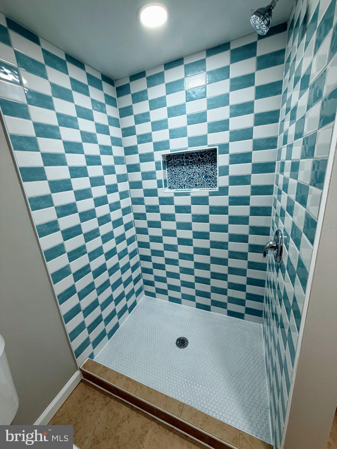 CHARLESMONT - Residential Lease