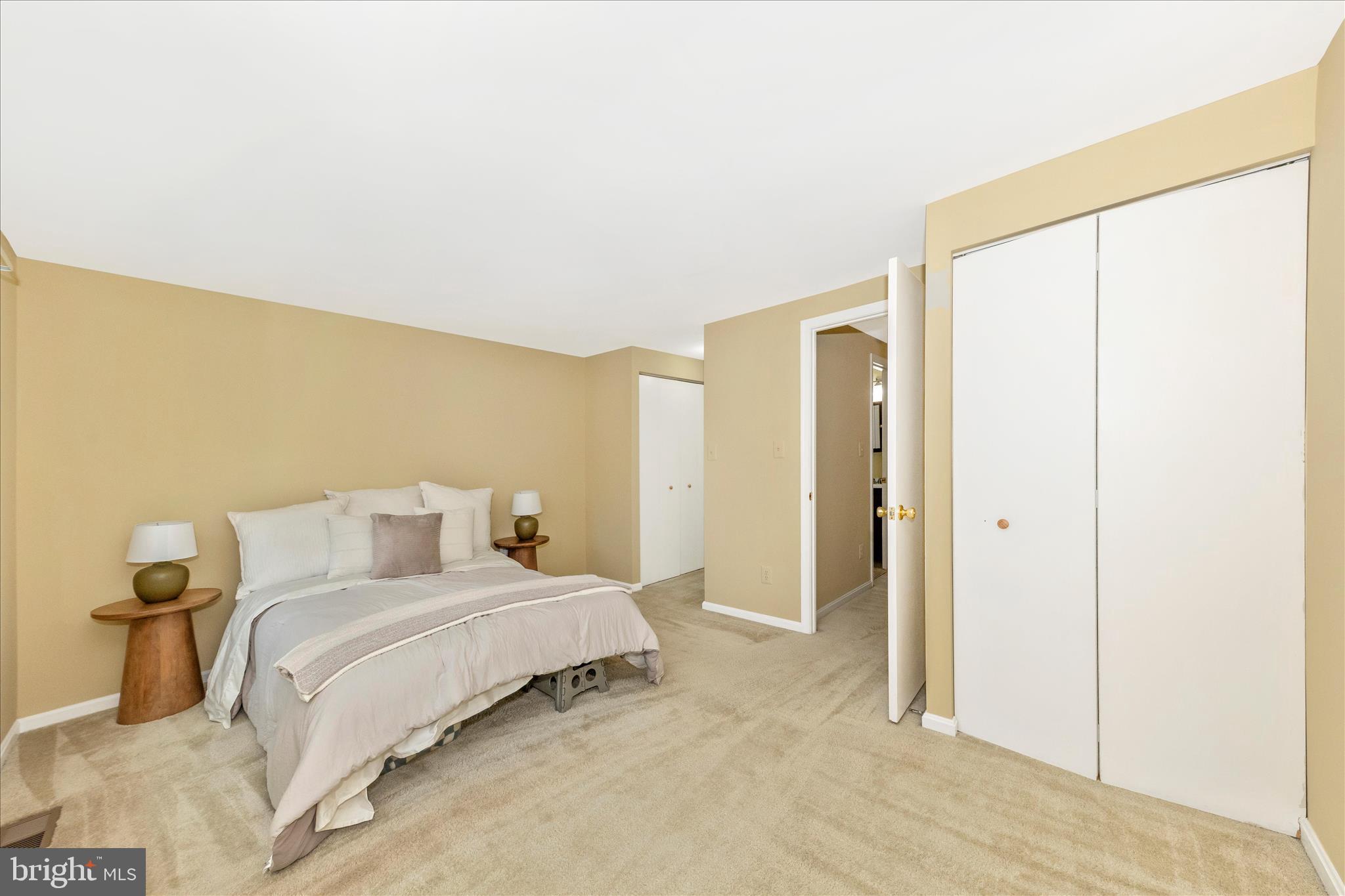 ESSEX PLACE - Residential