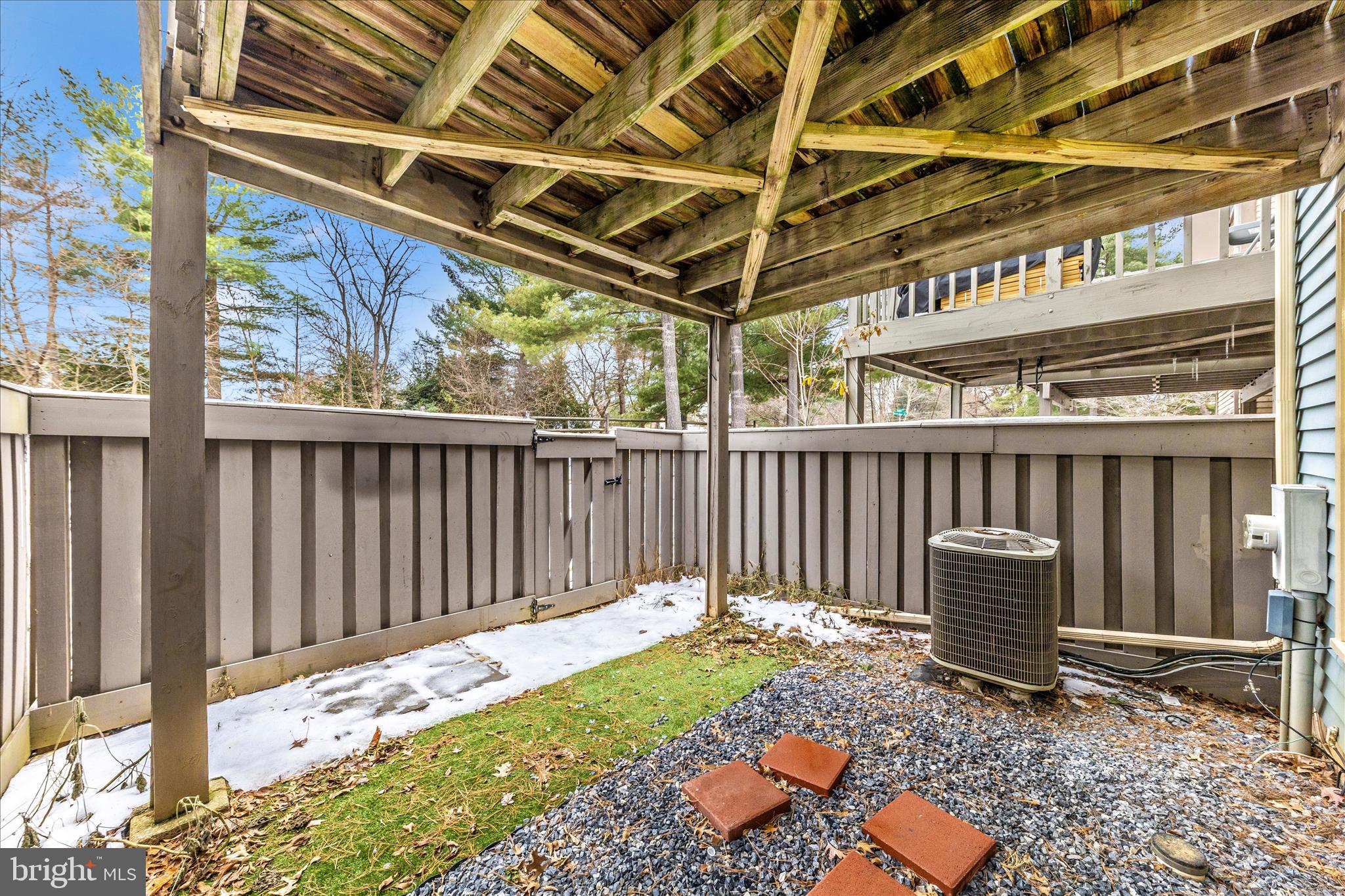 ESSEX PLACE - Residential